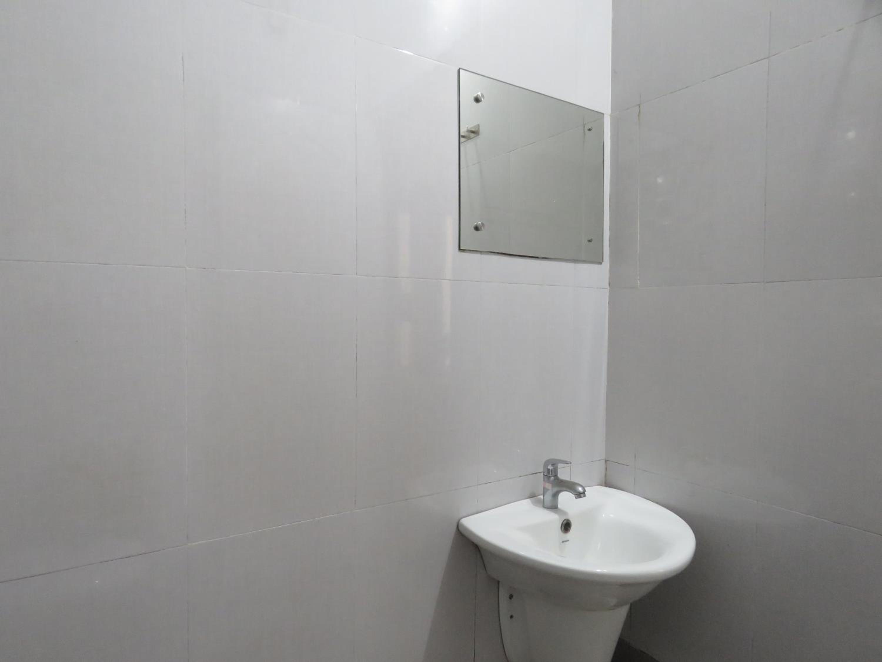 Standard Double Room - Photo 13