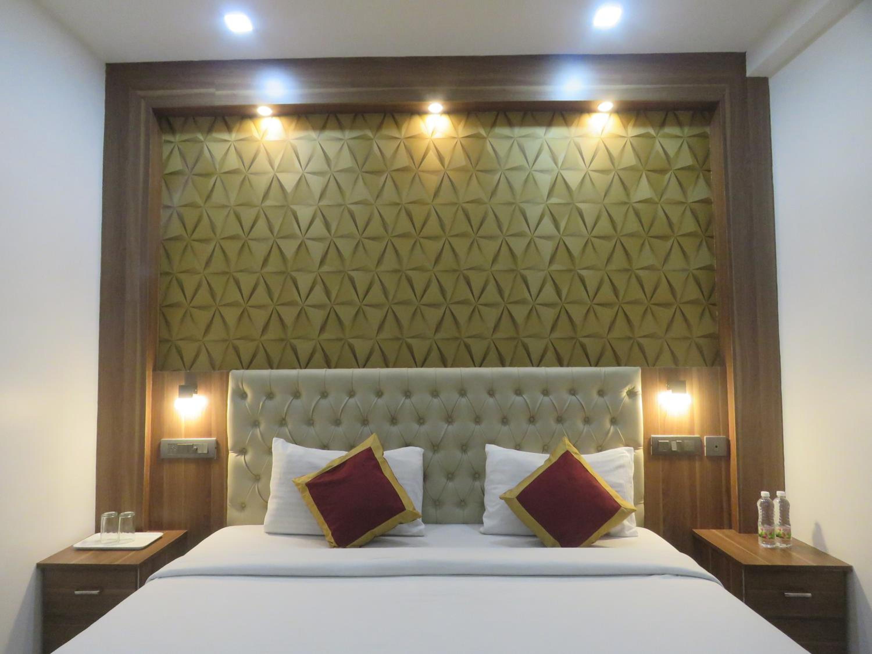 Standard Double Room - Photo 6