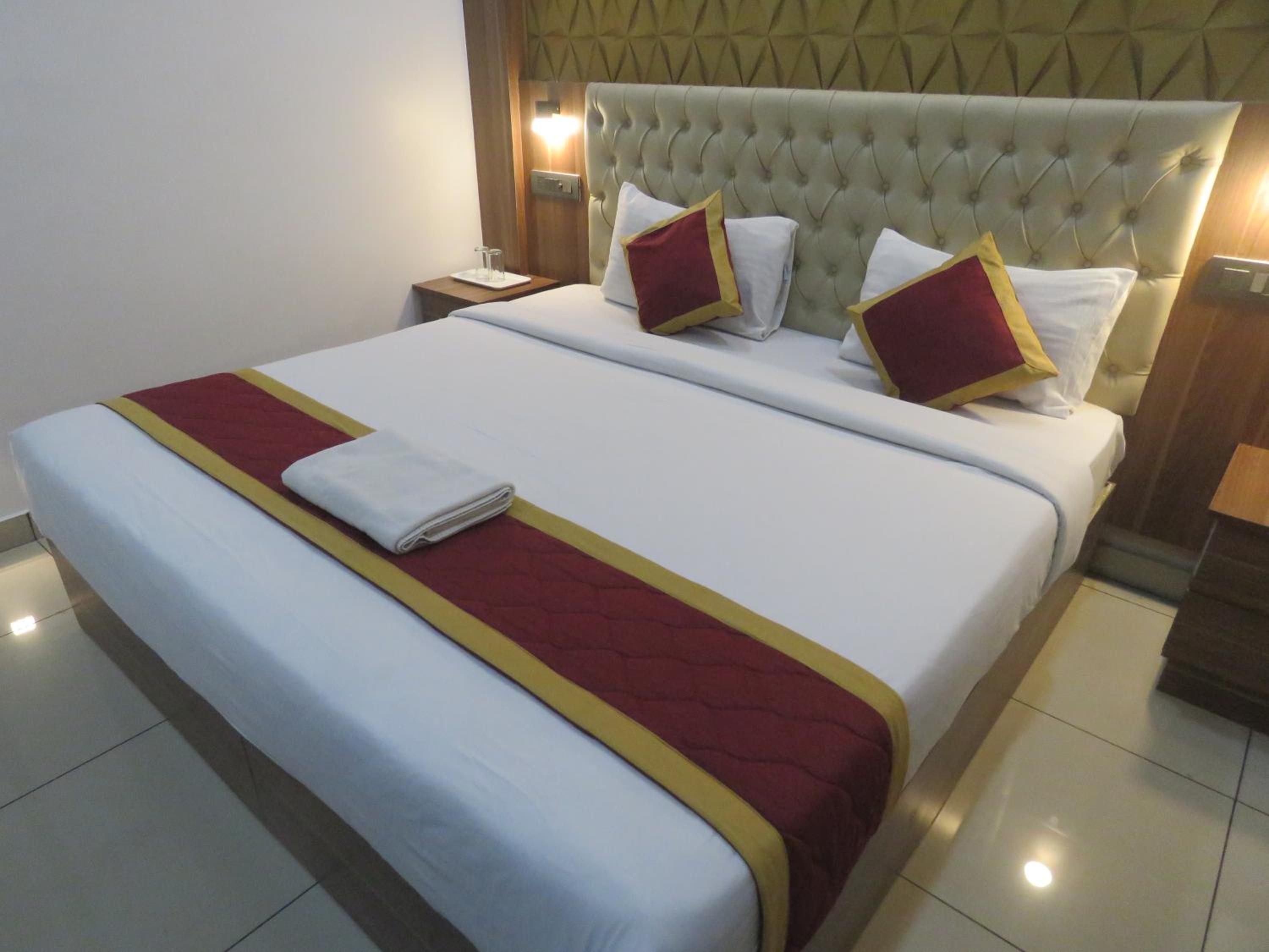 Standard Double Room - Photo 7