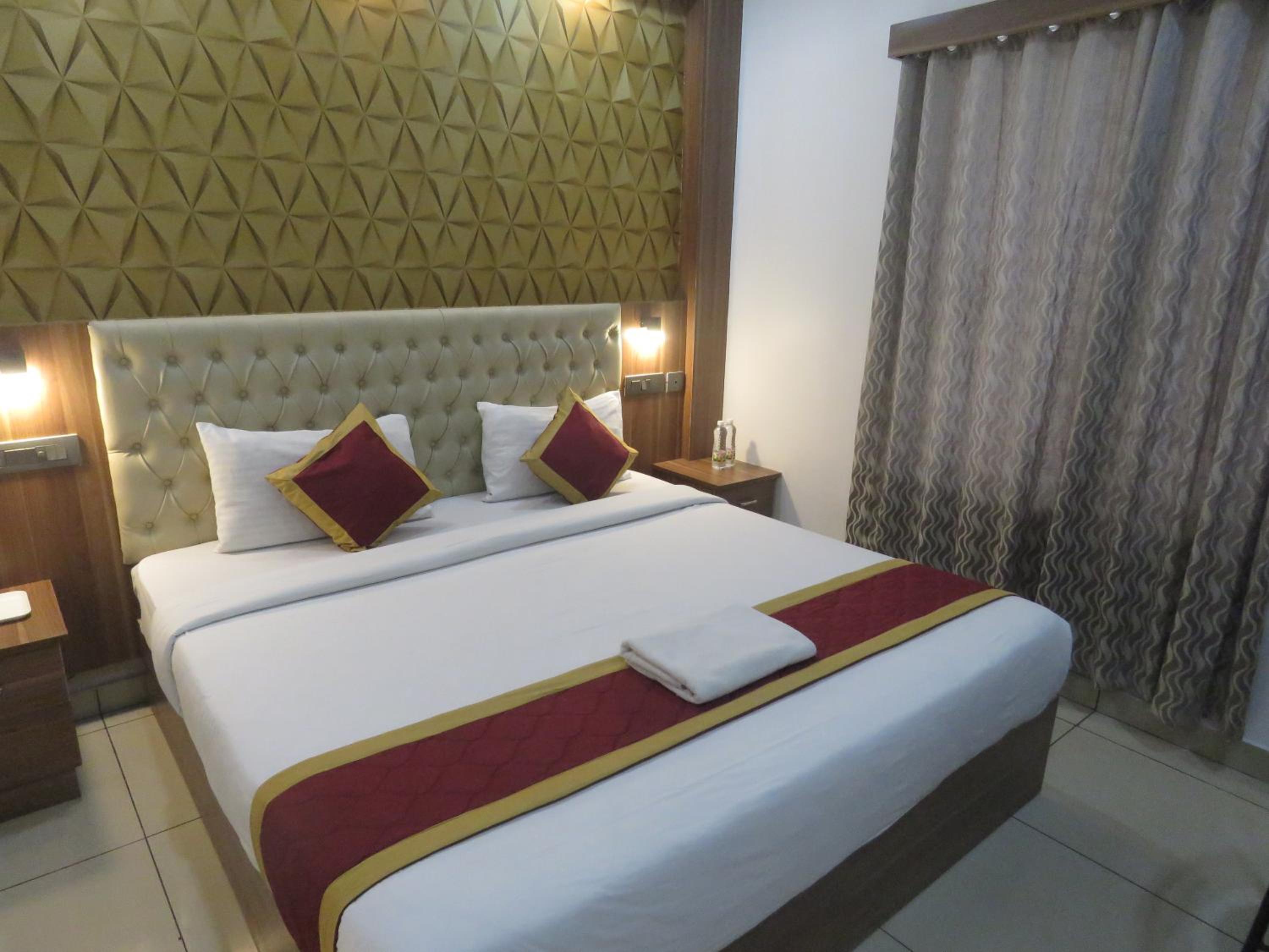 Standard Double Room - Photo 10