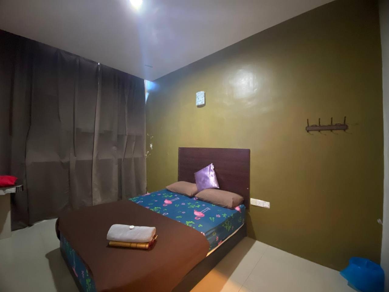 Deluxe Double Room (2 Adults + 1 Child)