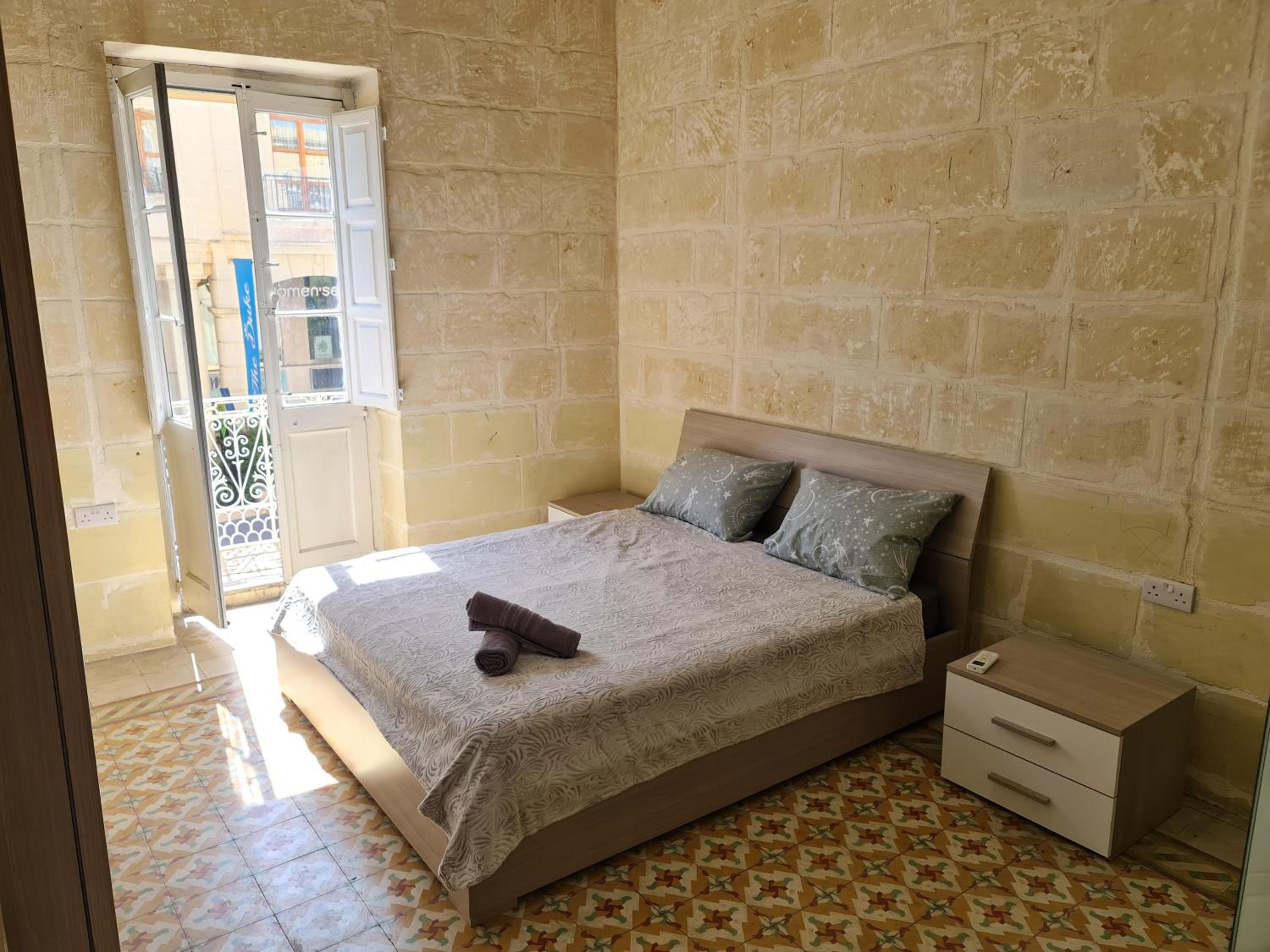 King Room With Balcony