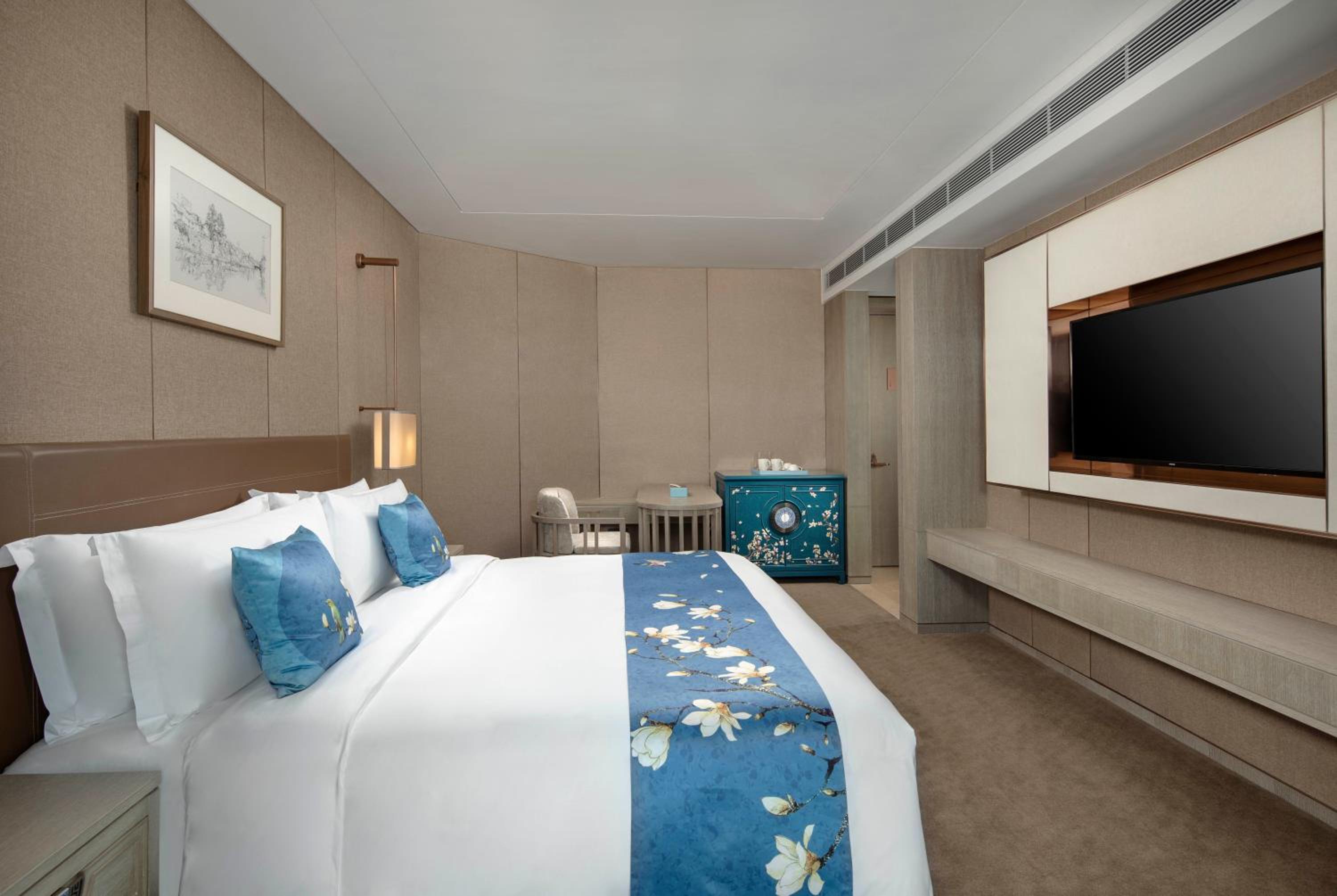 Superior King Room - Photo 2
