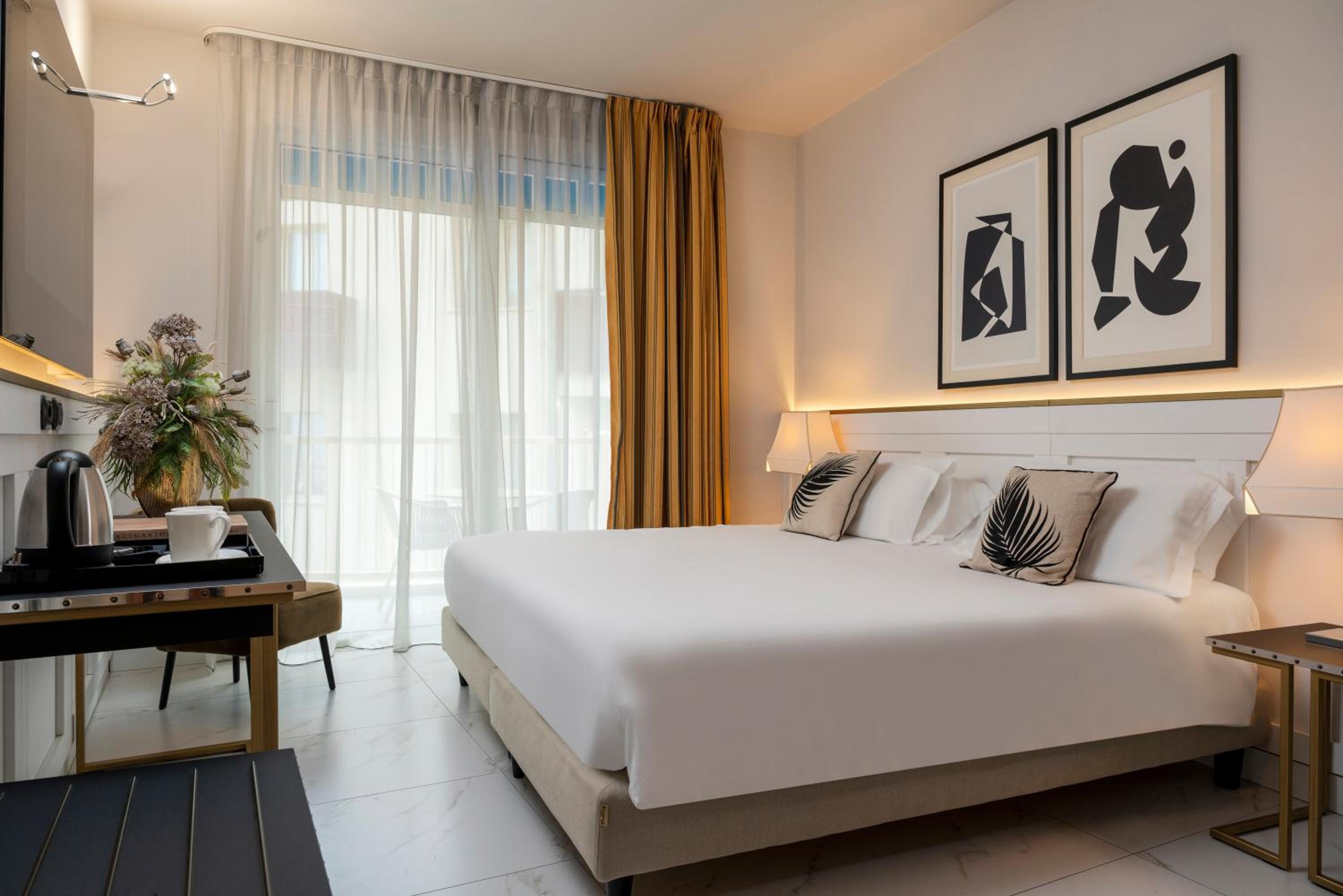 Double or Twin Room with Sea View and Spa Access - Photo 12