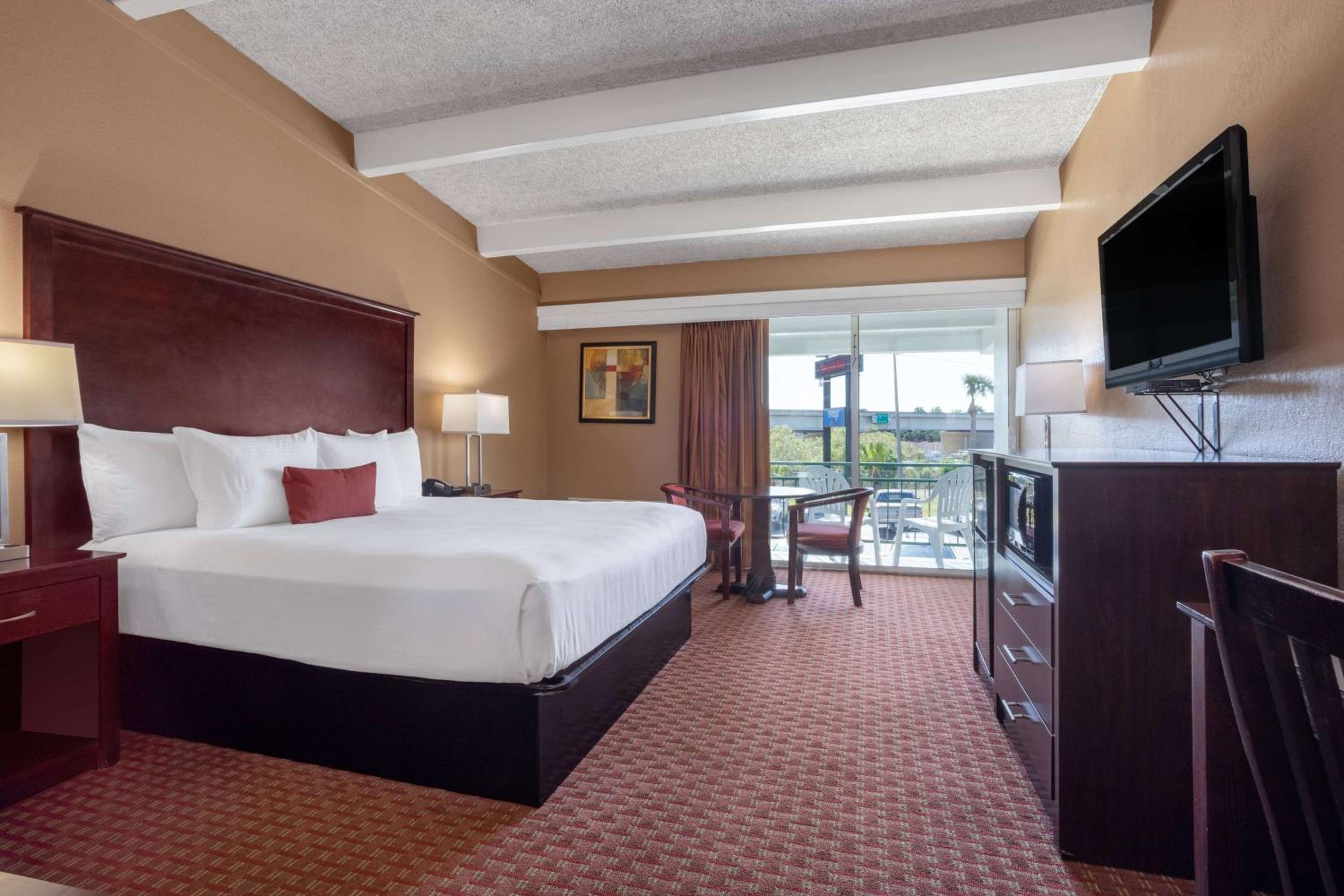 Business King Room - Non-Smoking - Photo 10