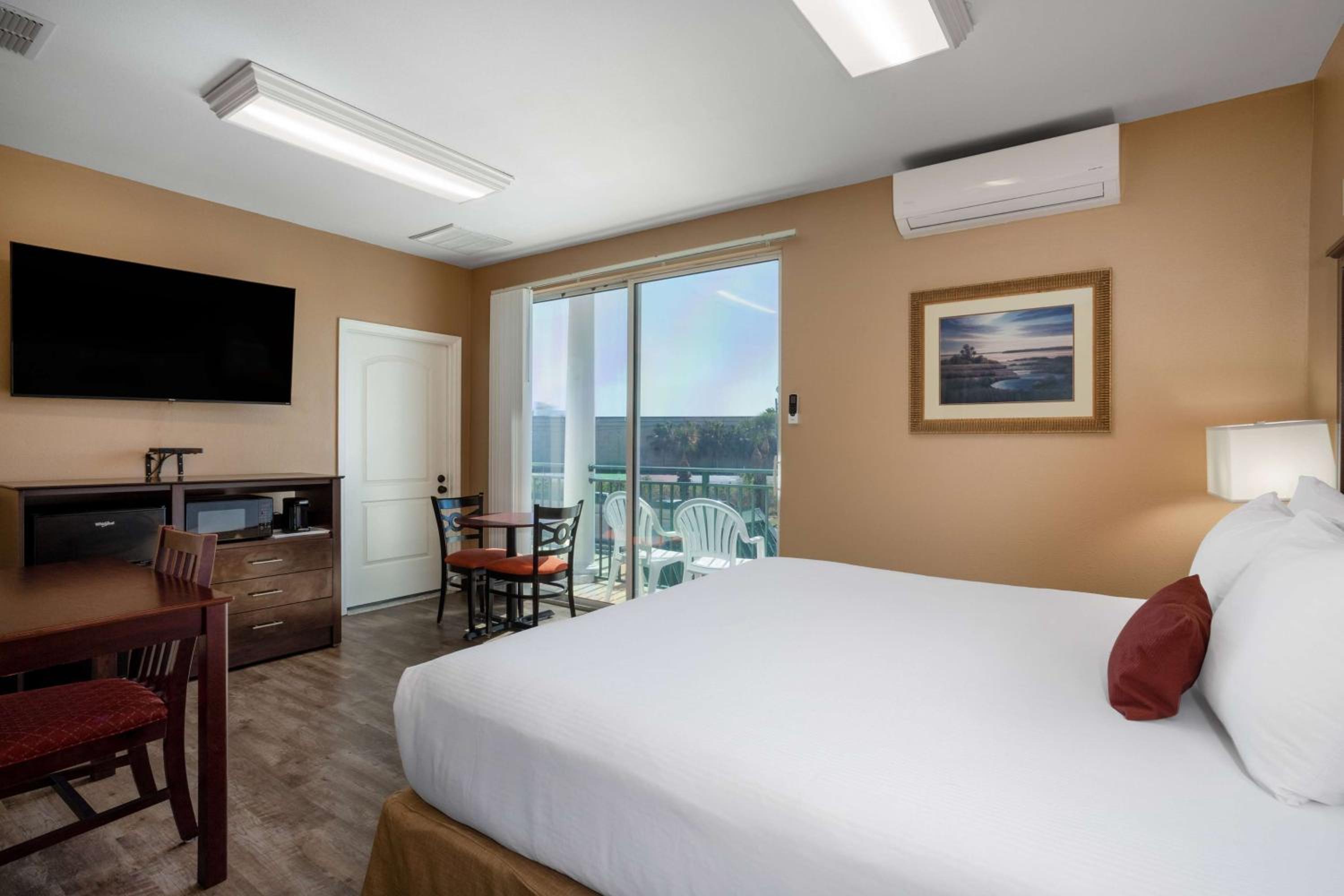Business King Room - Non-Smoking - Photo 1