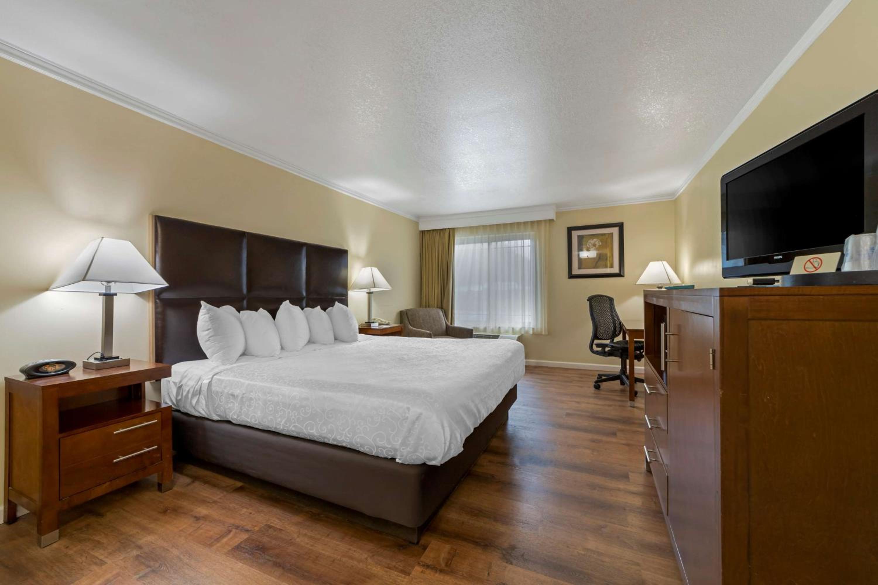 Queen Room - Mobility Access photo 2