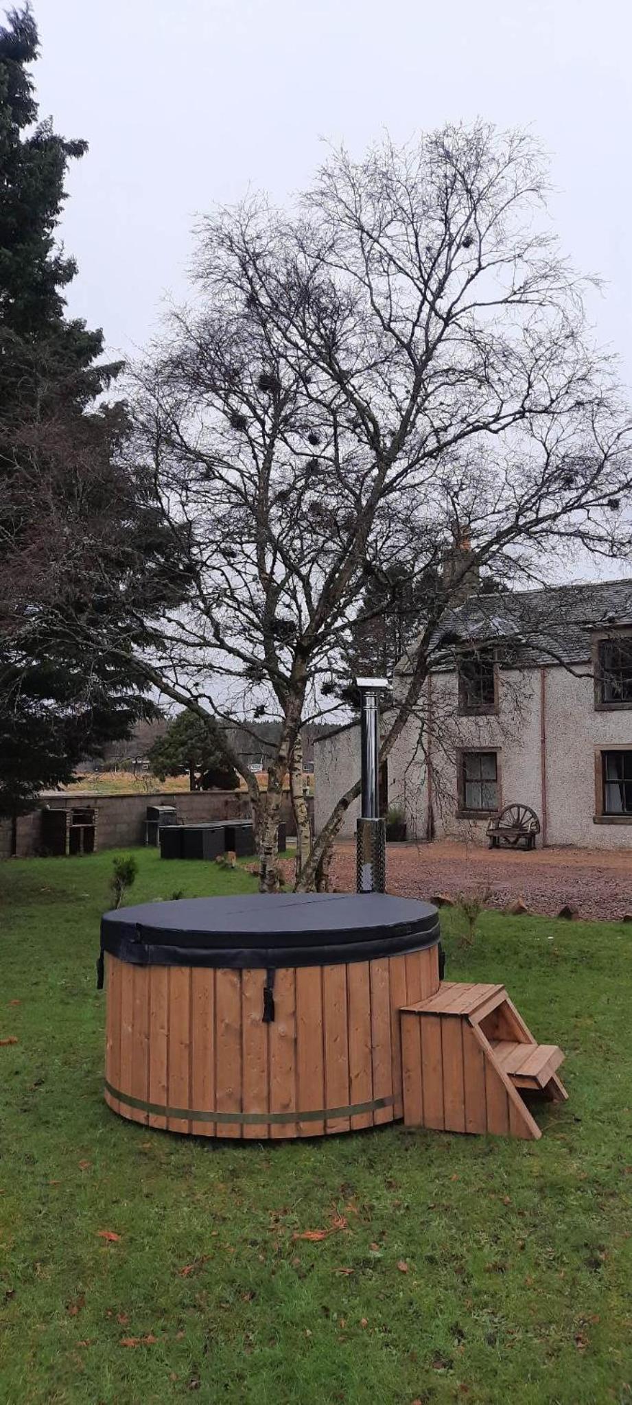 Six-Bedroom House - Photo 31