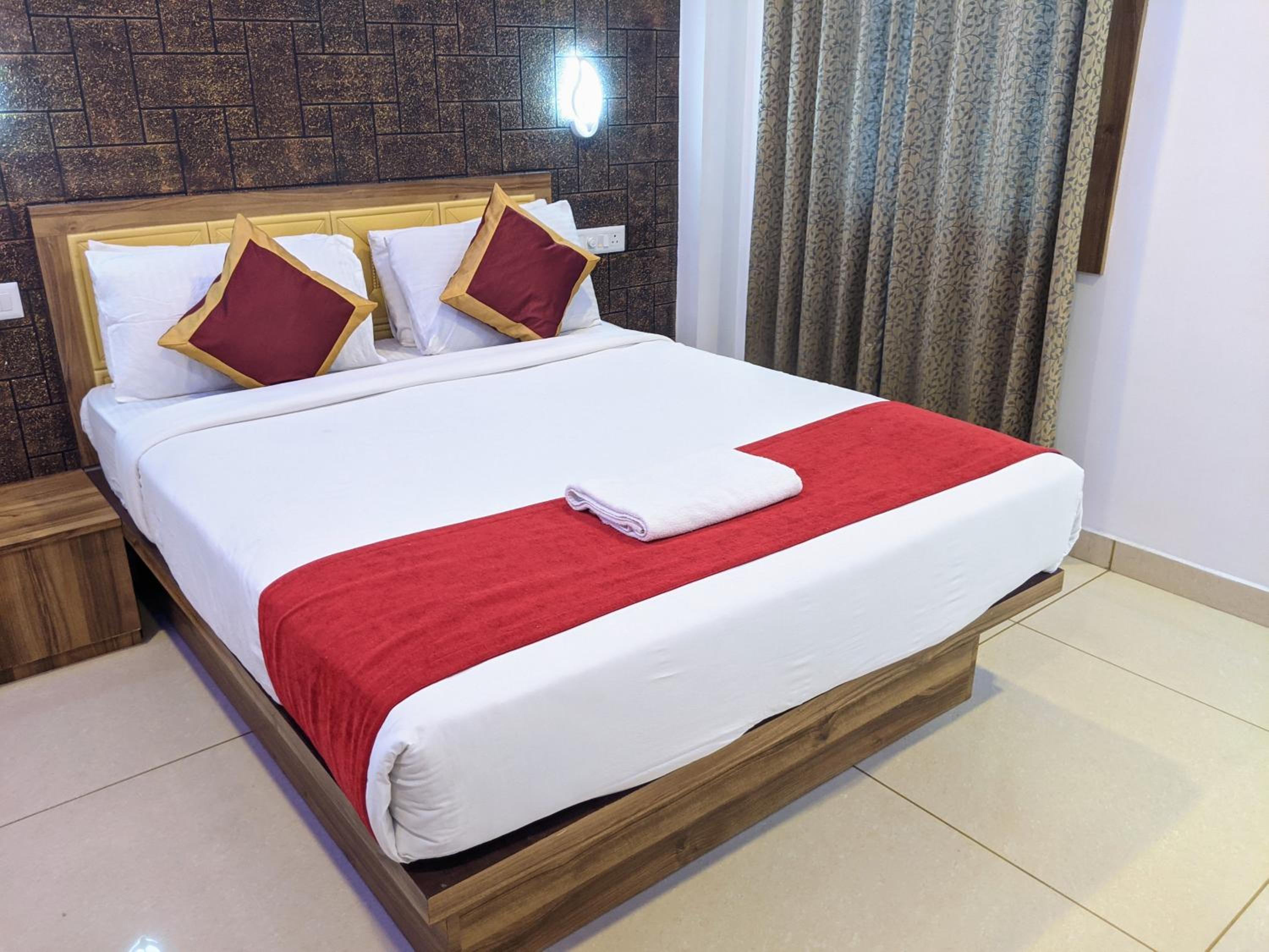 Deluxe Double Room - Photo 7
