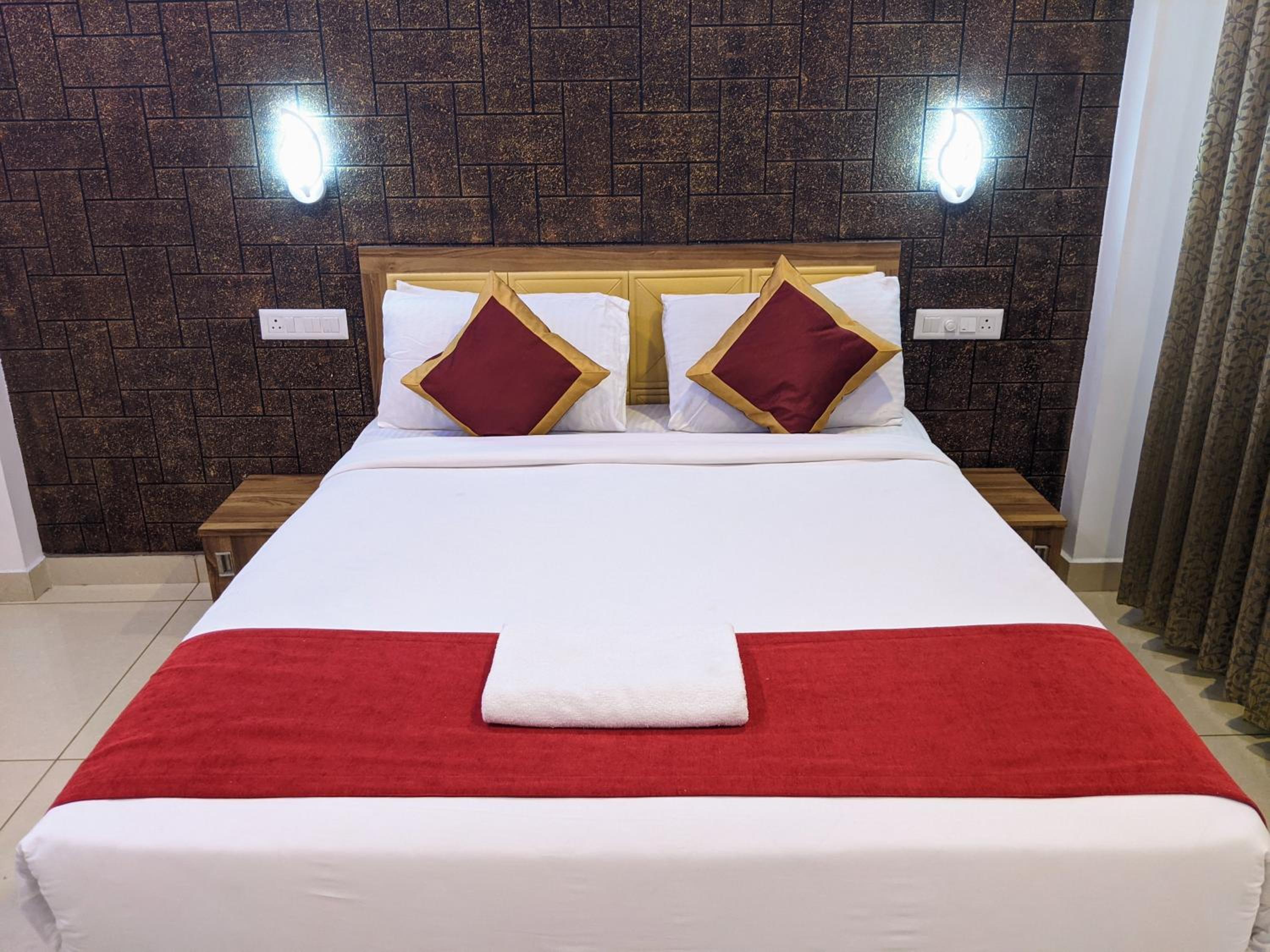 Deluxe Double Room - Photo 1