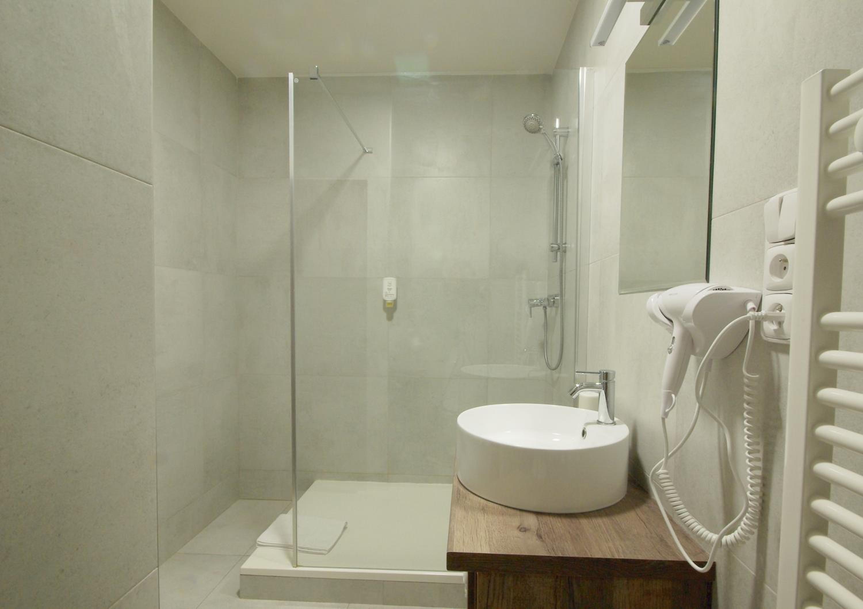 Double Room with Spa Bath photo 2