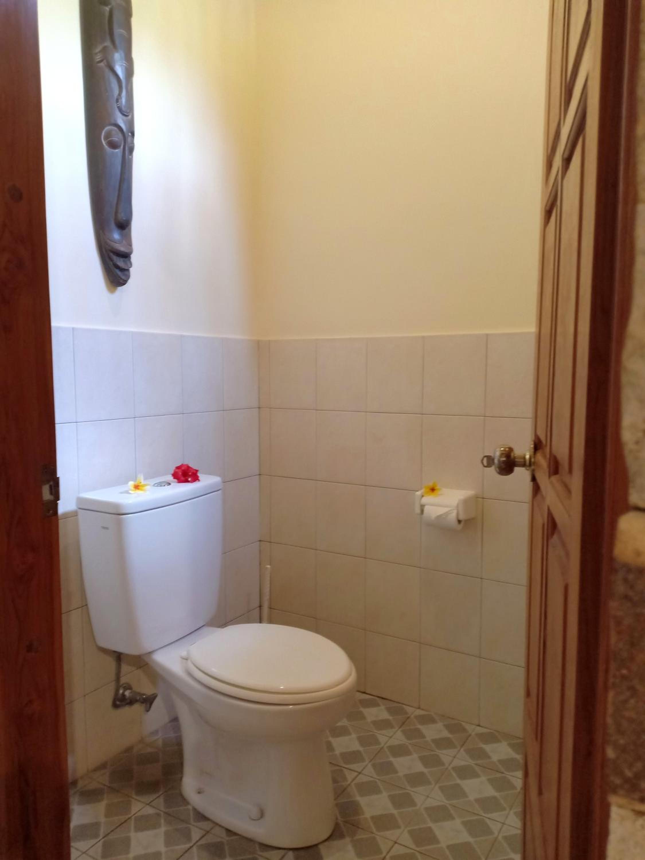 Superior Bungalow - Photo 2