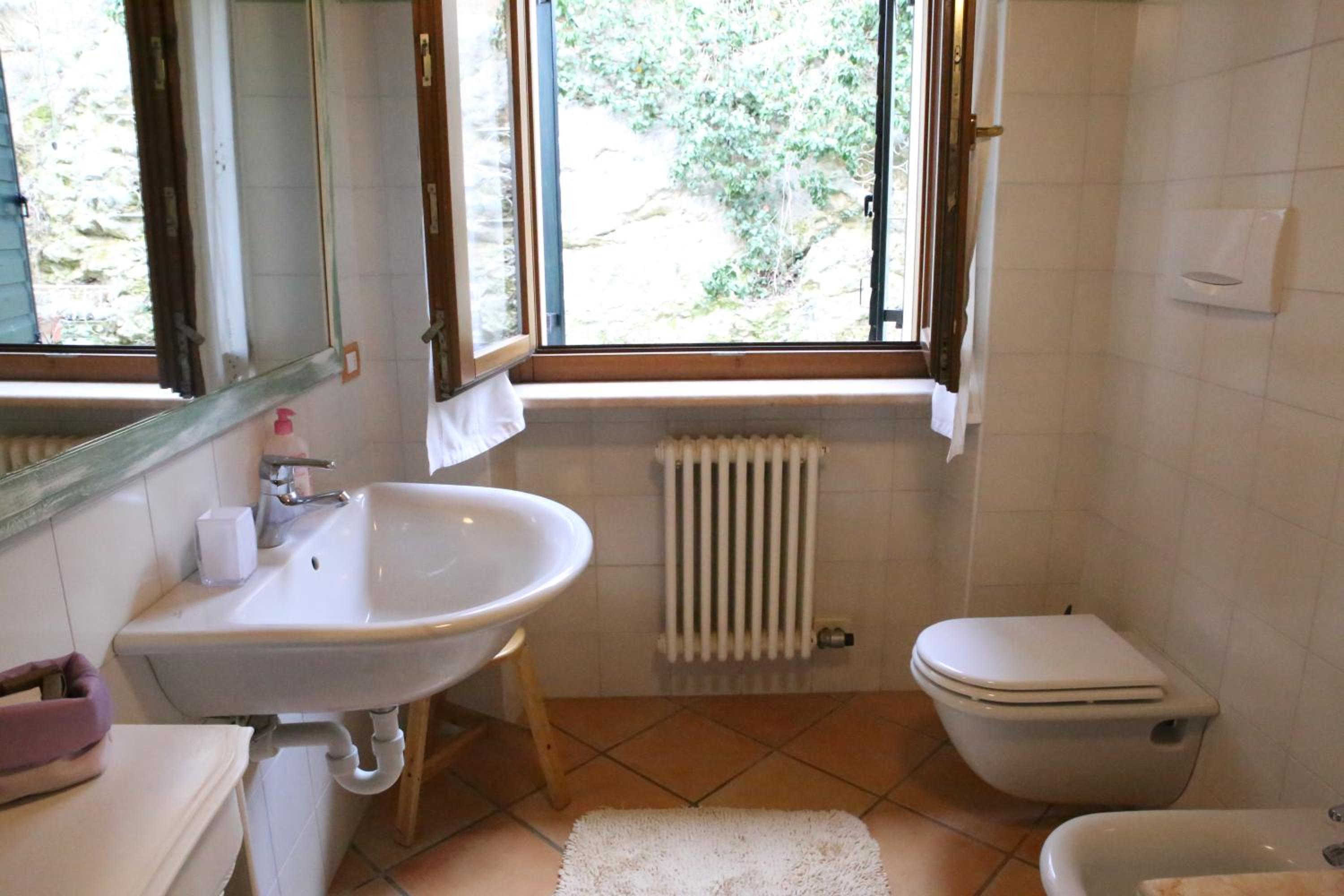 Triple Room with Private Bathroom - Photo 5