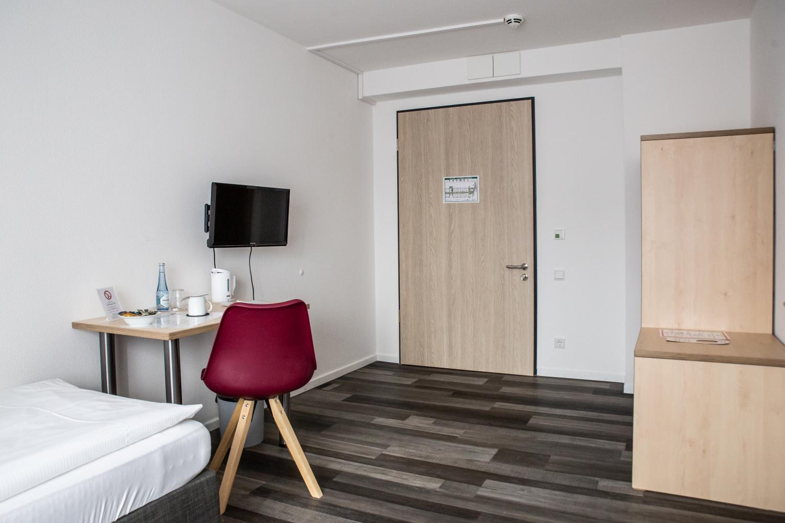 Twin Room - Photo 1