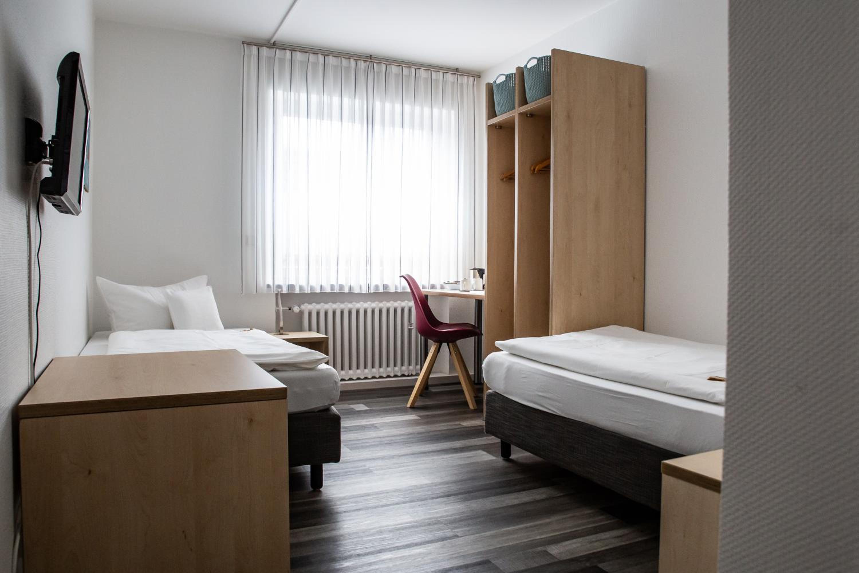 Twin Room - Photo 4