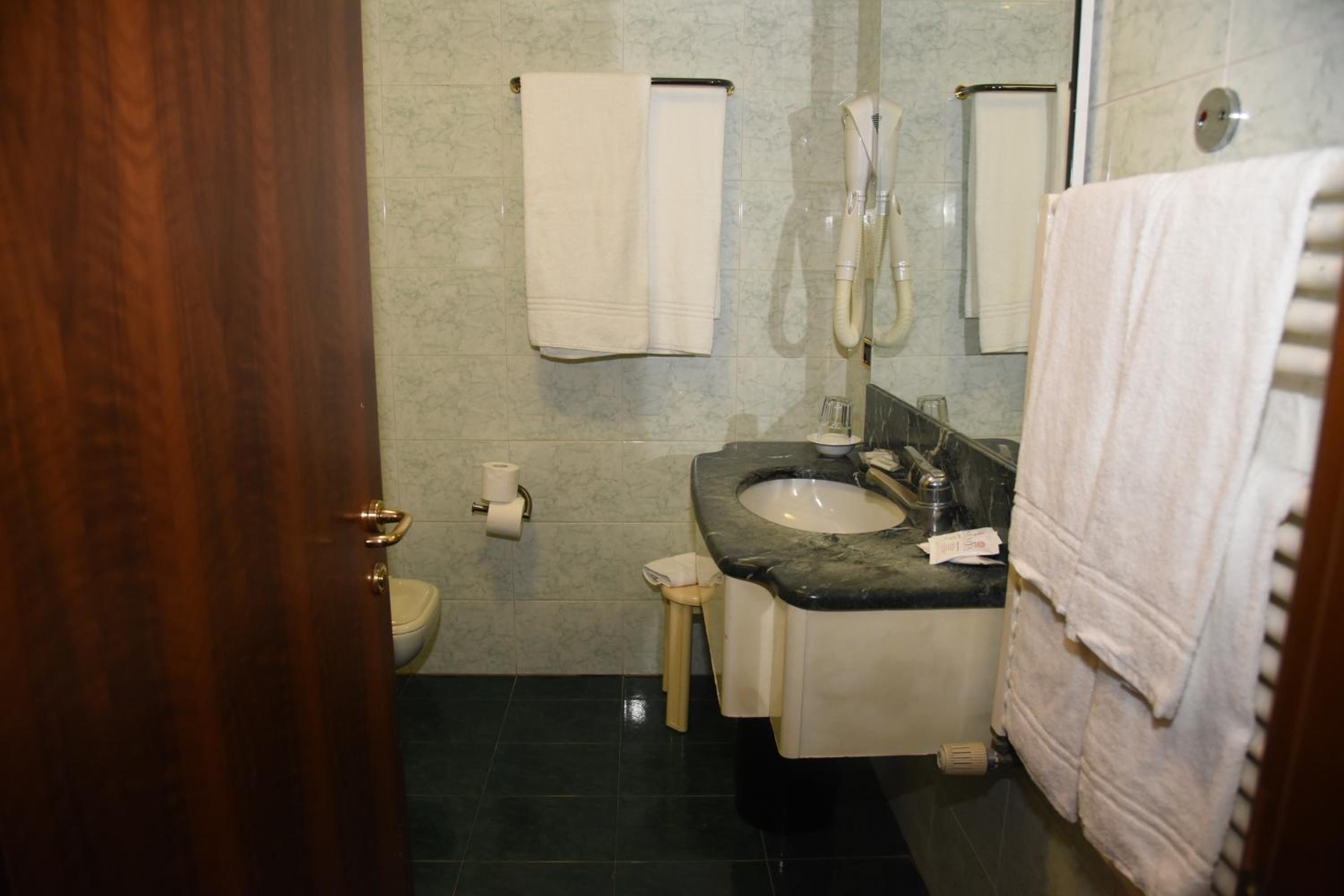 Standard Quadruple Room - Photo 3