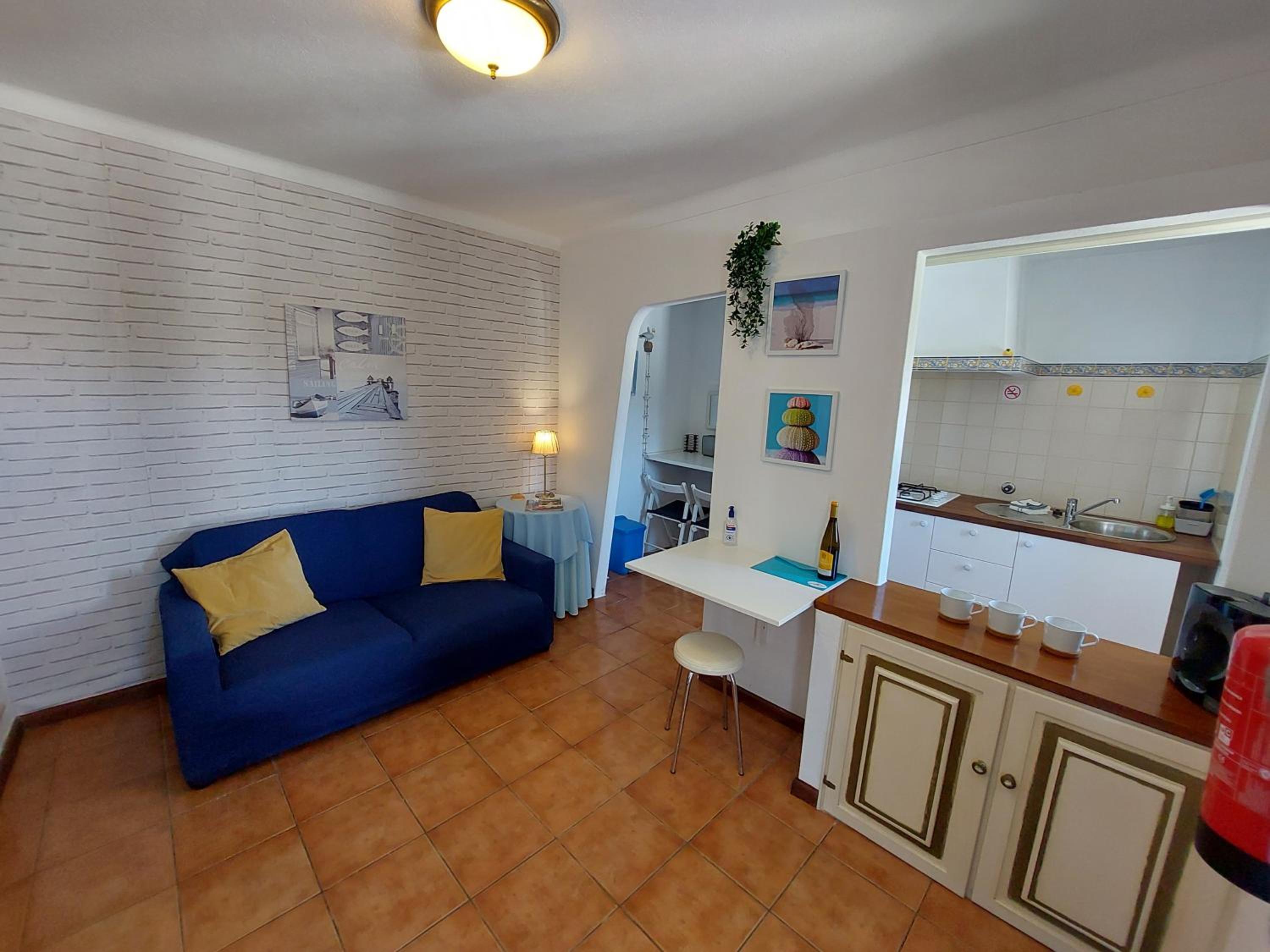 One-Bedroom Apartment - Photo 4