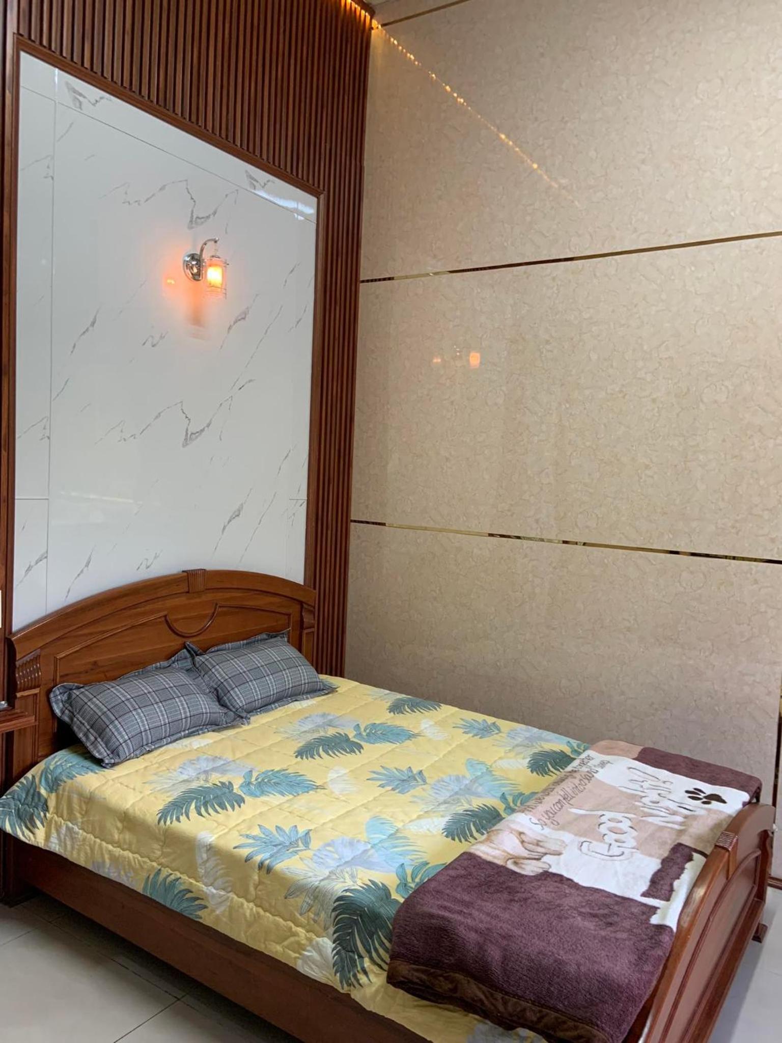 Double Room With Lake View - Photo 3