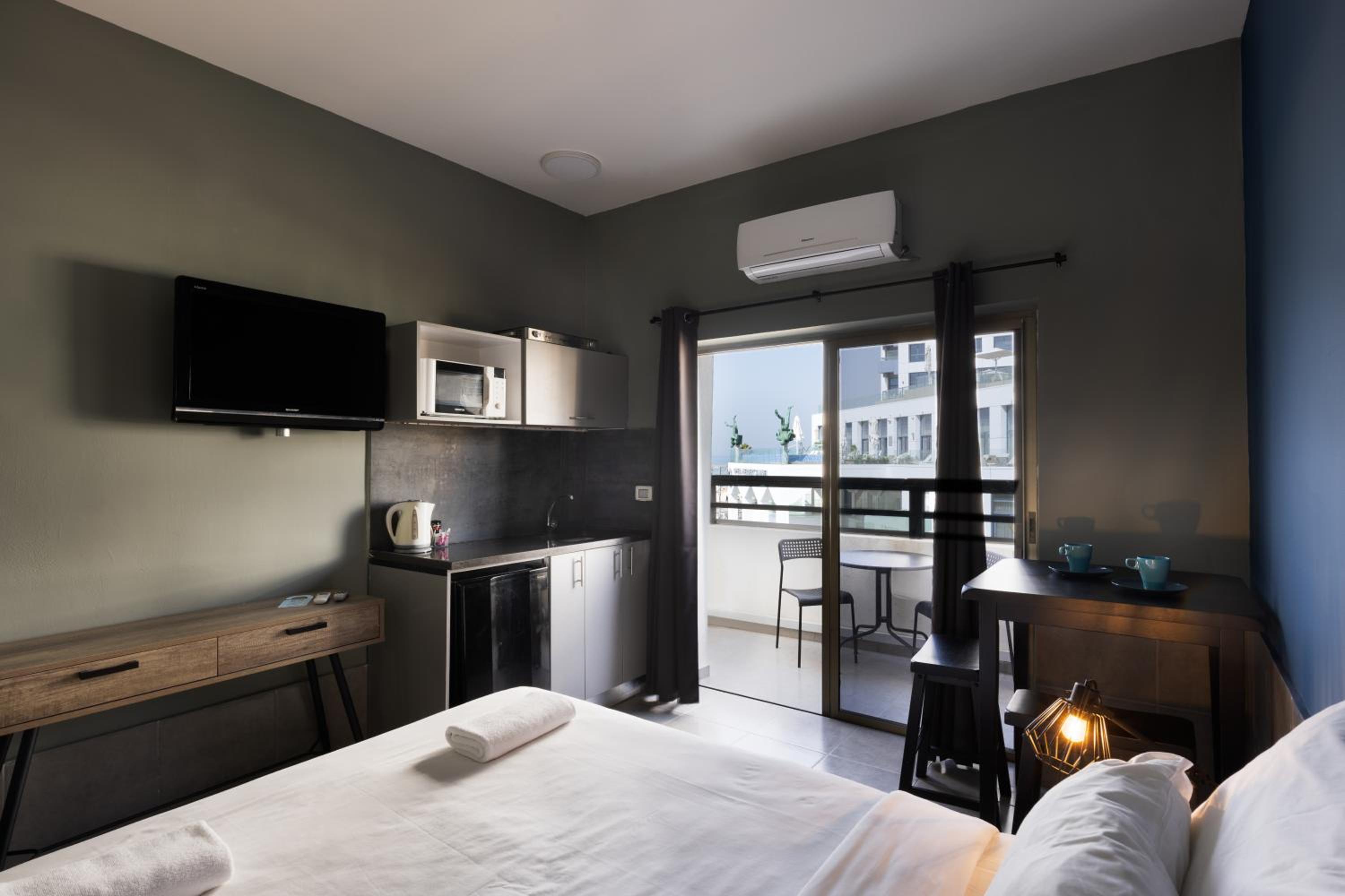 Junior Suite with Sea View - Photo 9