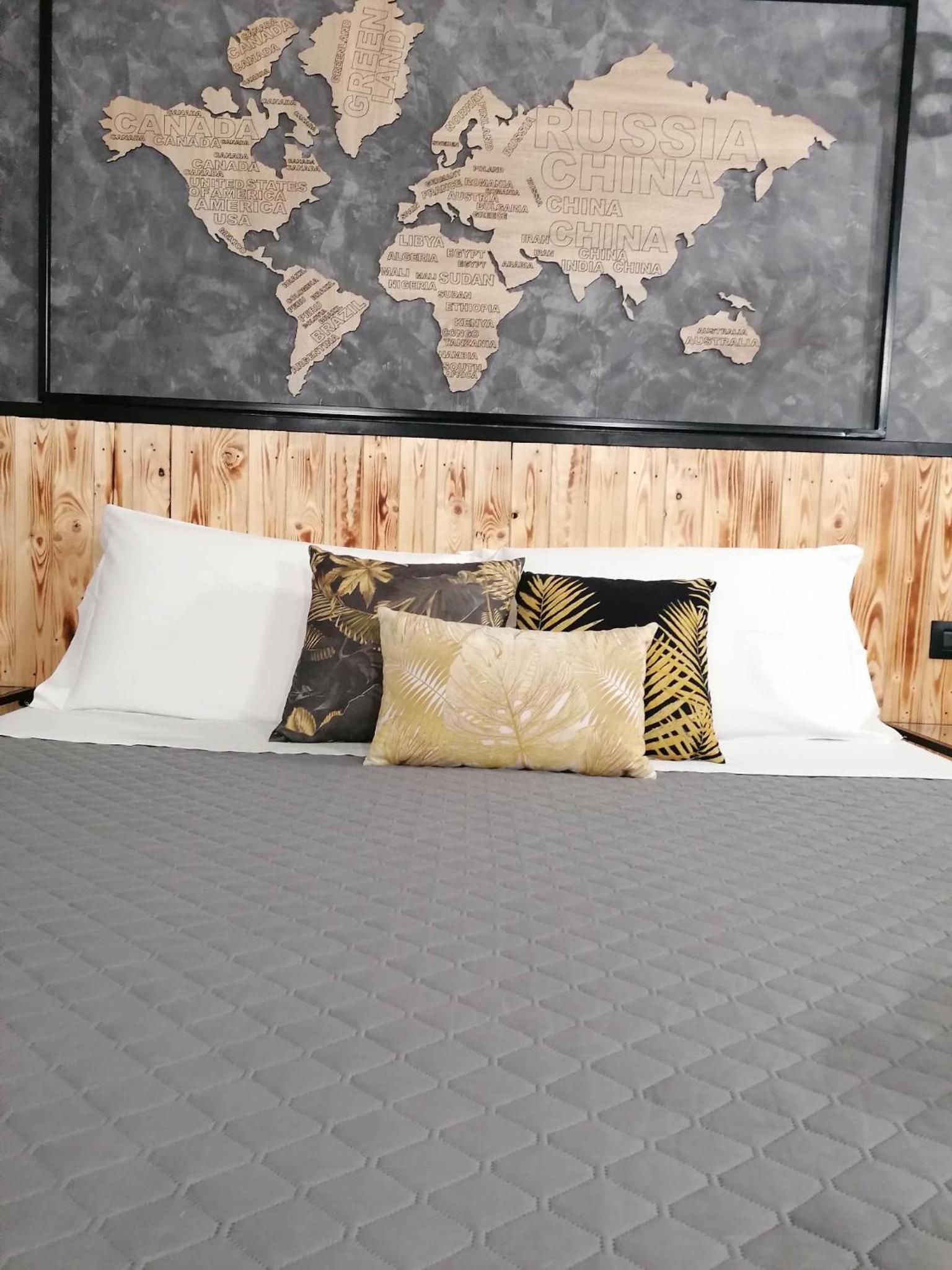 Deluxe Double Room with Shower - Photo 38
