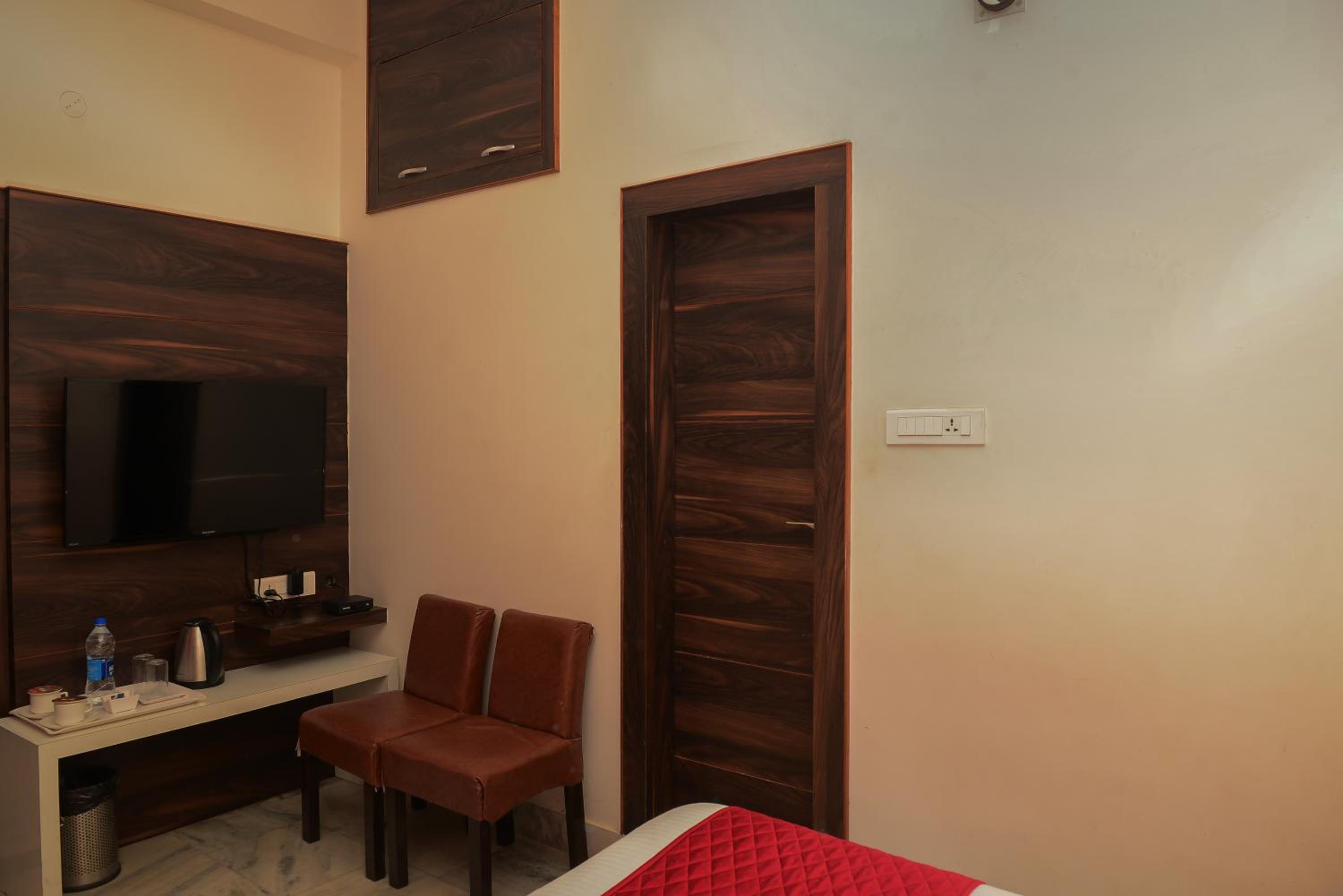 Deluxe Double Room - Photo 26