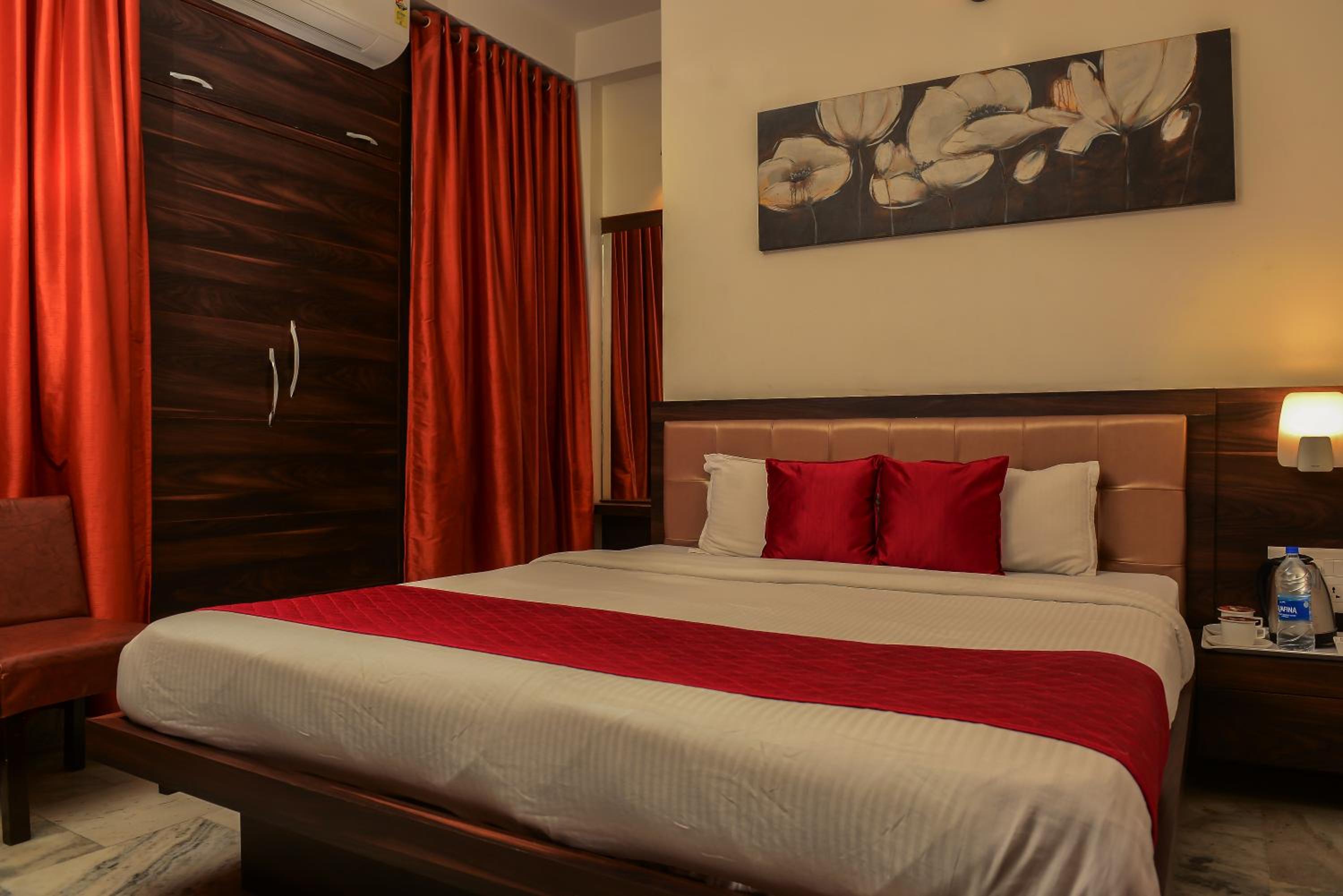 Deluxe Double Room - Photo 8