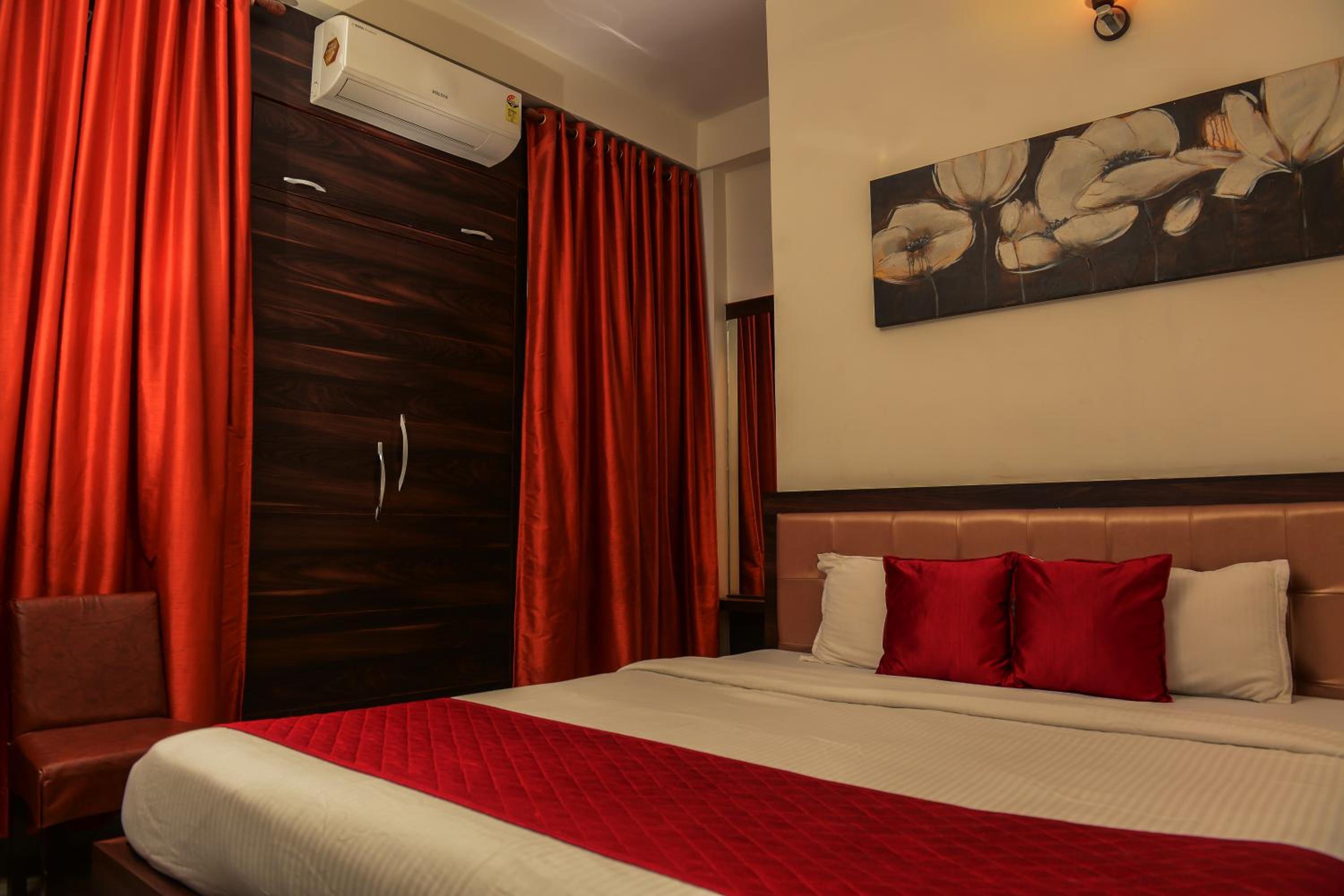 Deluxe Double Room - Photo 10