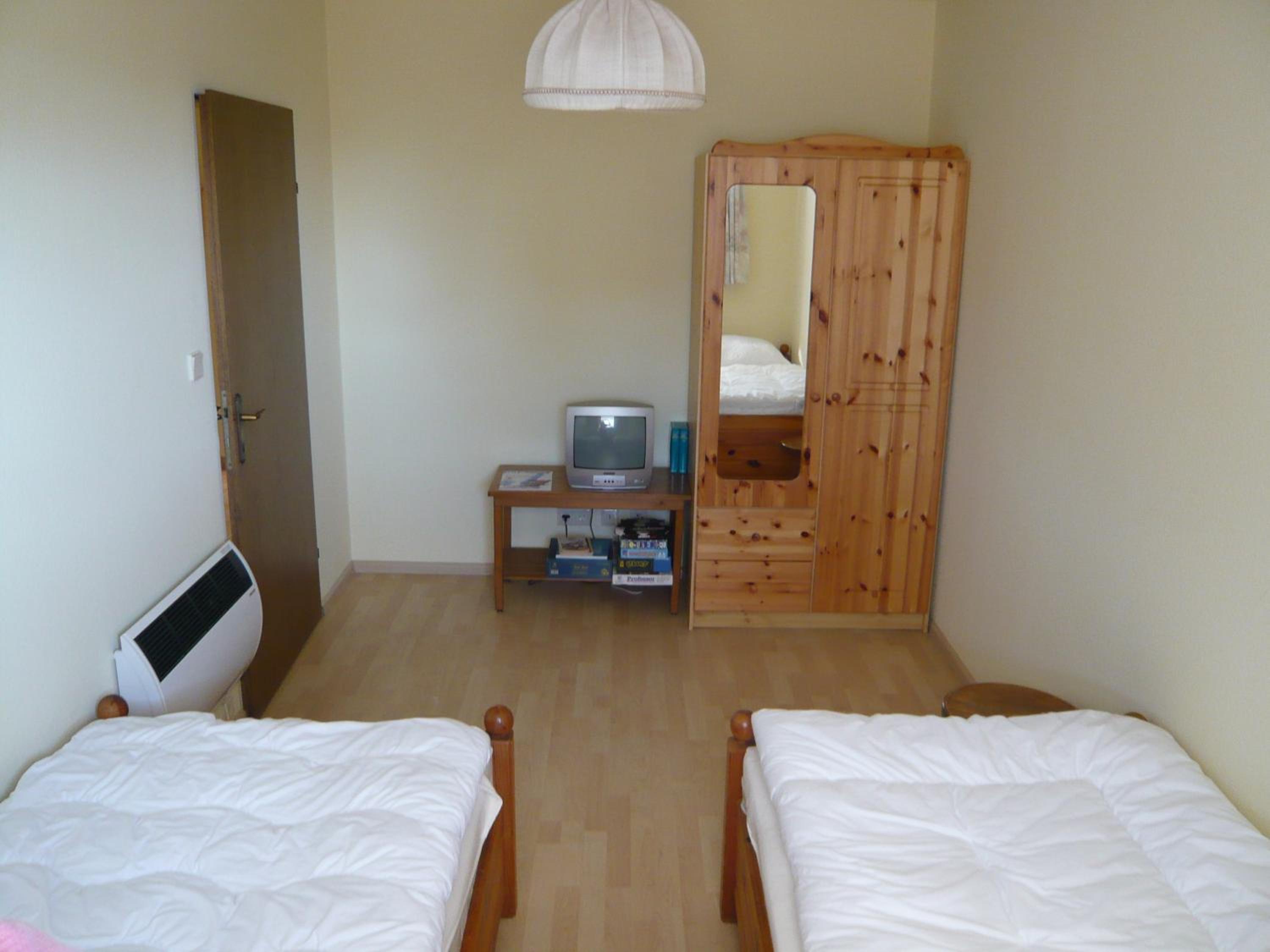 Apartment with Mountain View - Photo 5