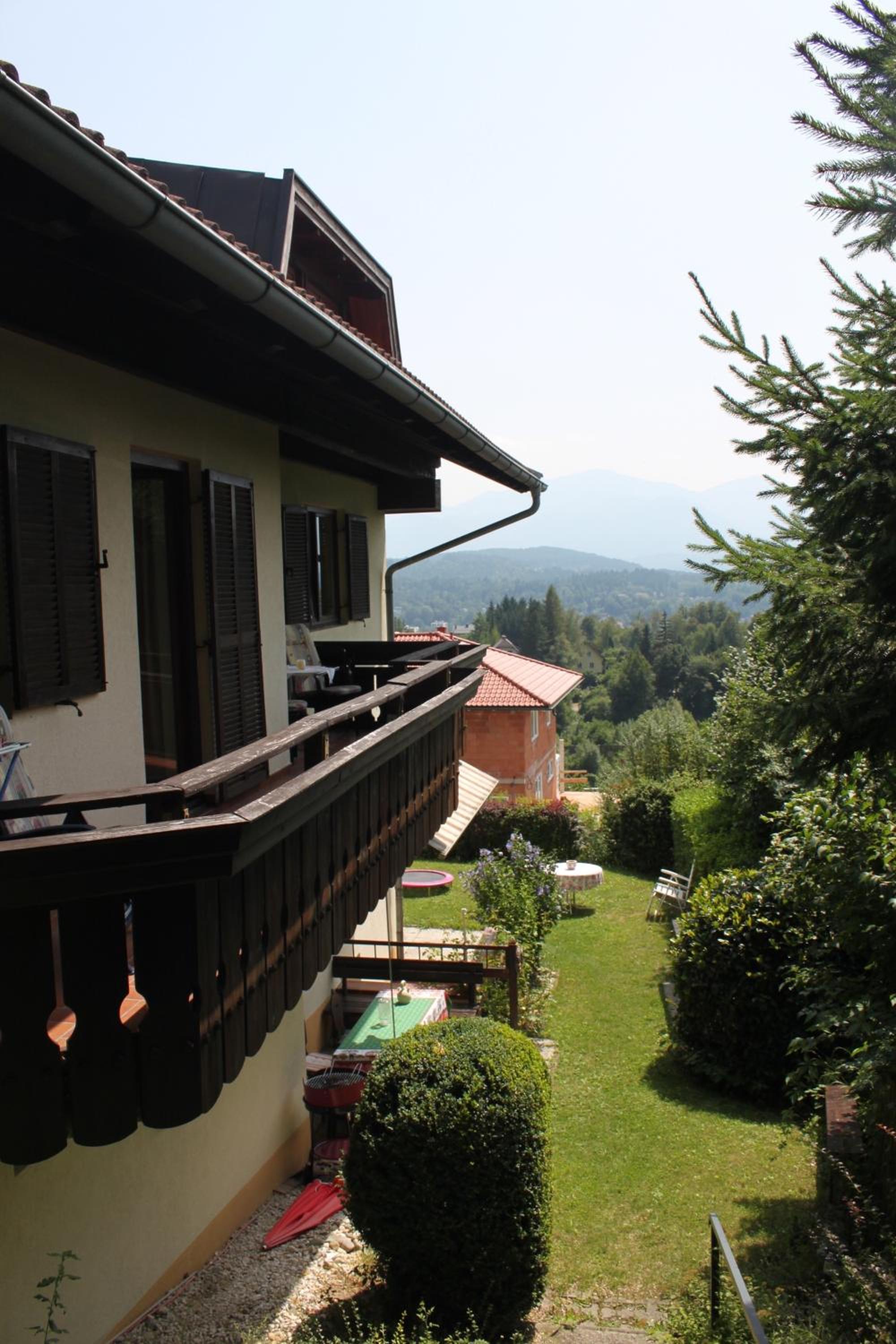 Apartment with Balcony photo 2