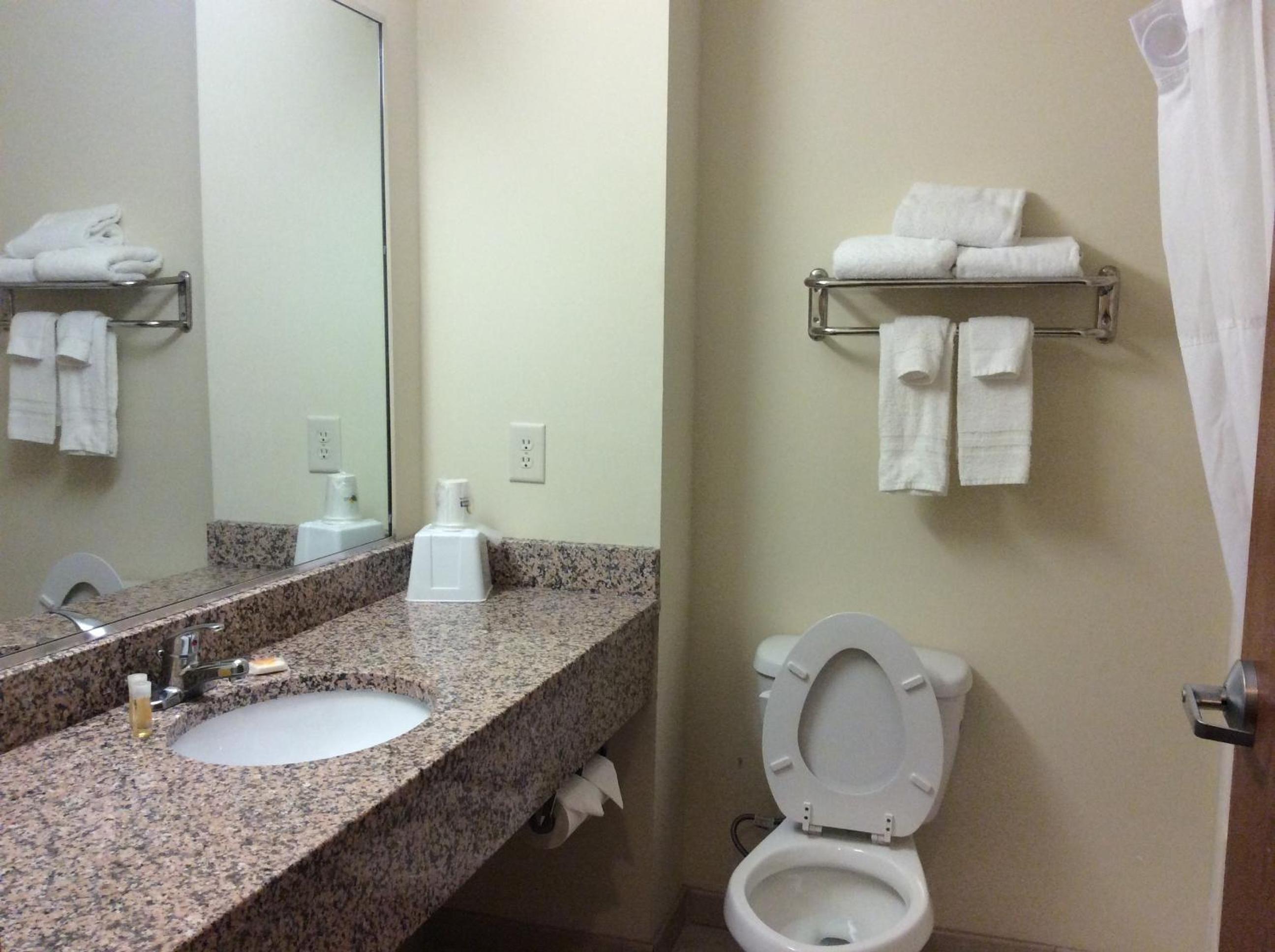 King Room - Non-Smoking - Photo 6