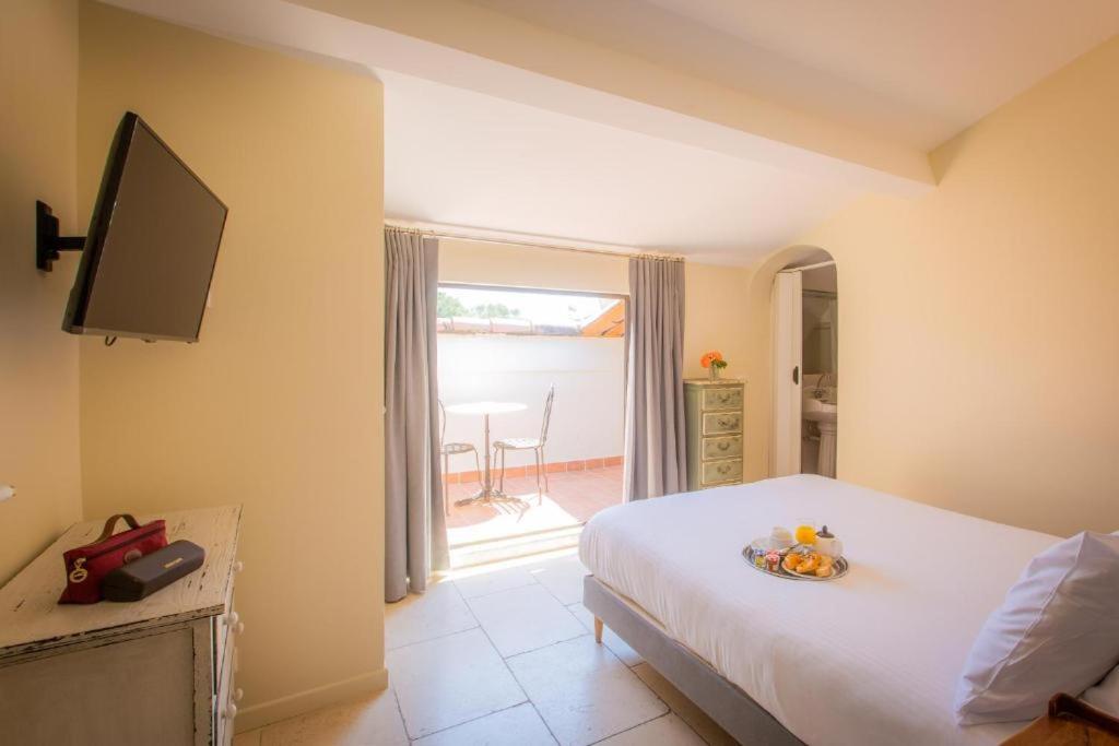 Classic Single Room with Terrace