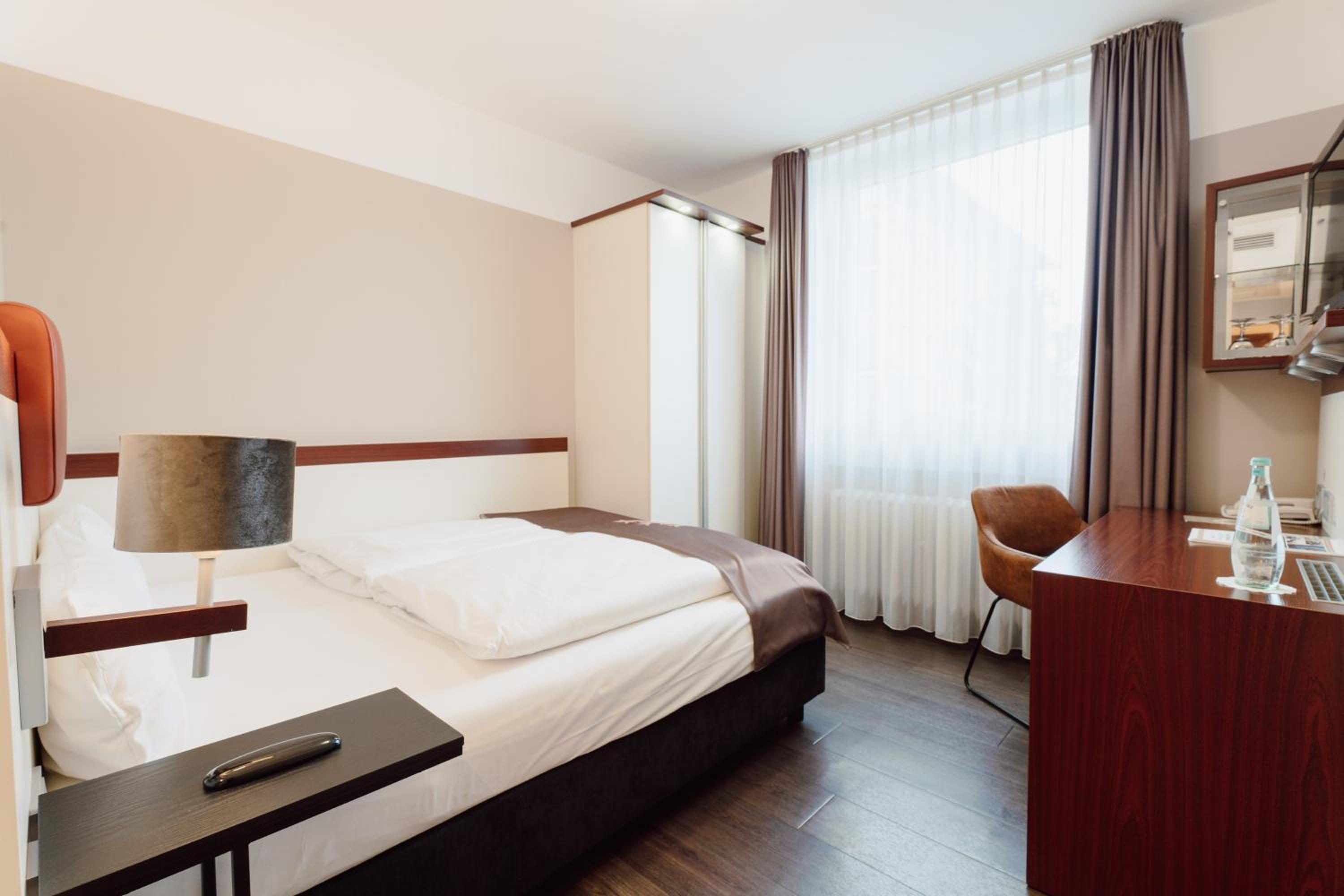 Standard Double Room - Photo 1