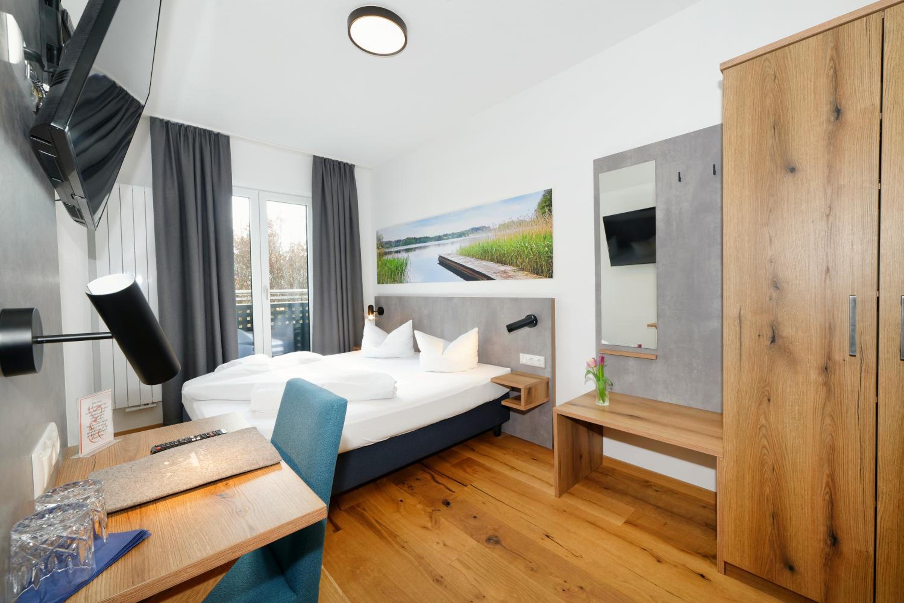 Small Double Room - Photo 2