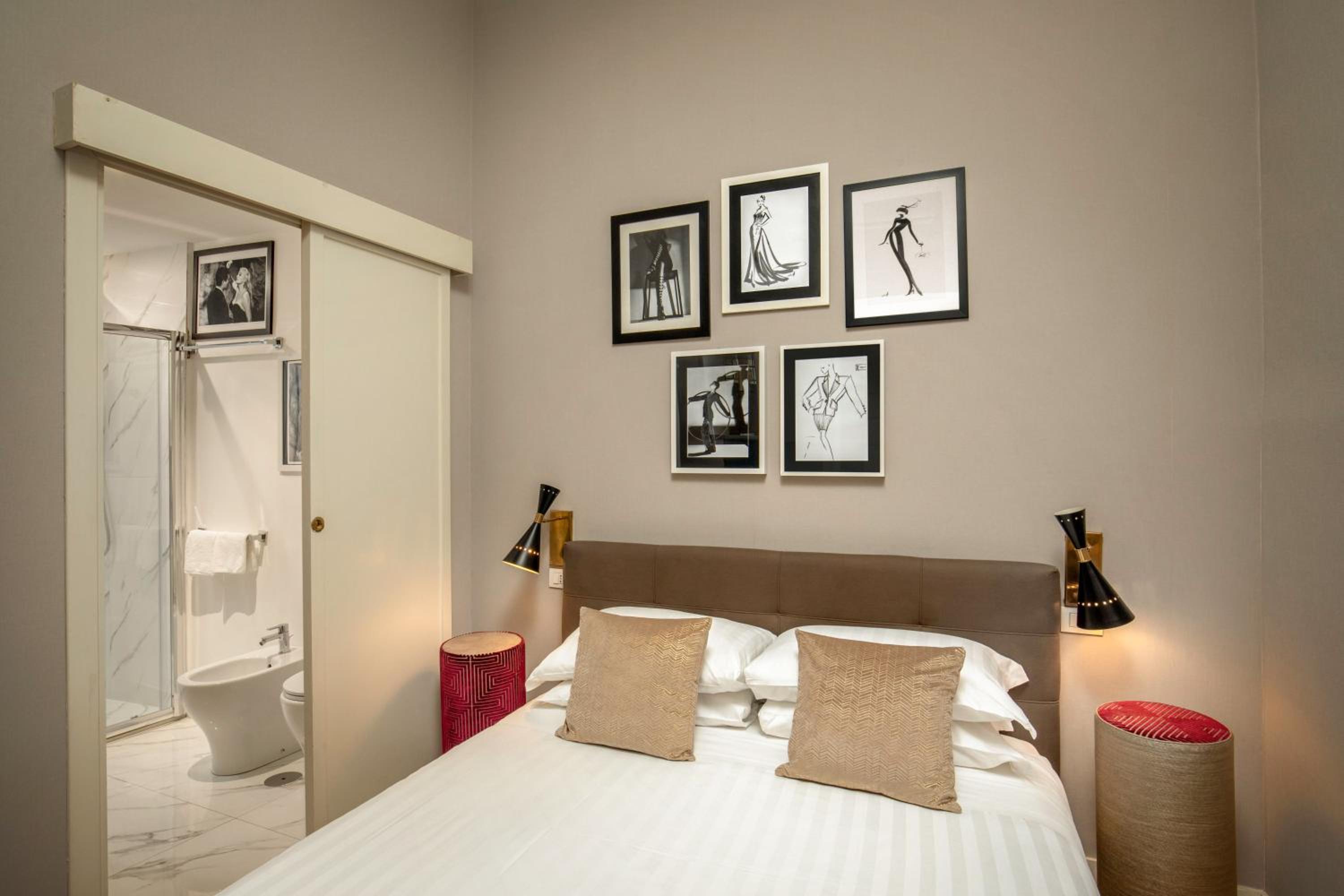 Superior Double Room - Via delle Carrozze 42 thumbnail 6