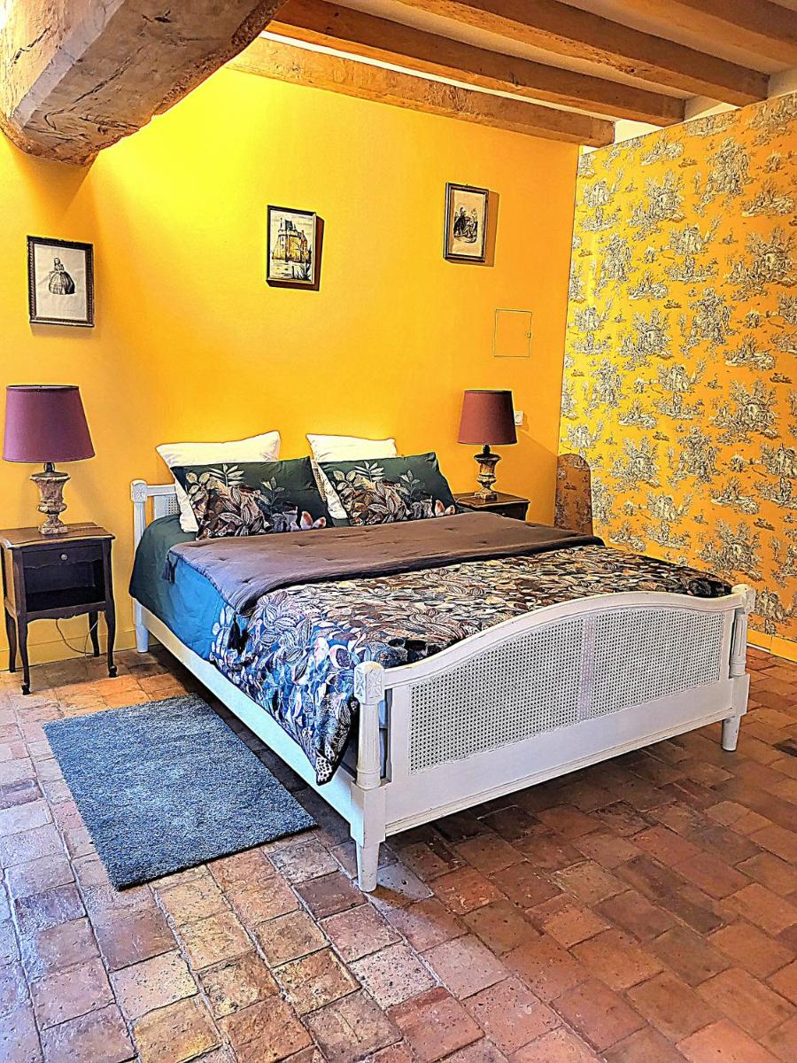 Large Double Room - Photo 1