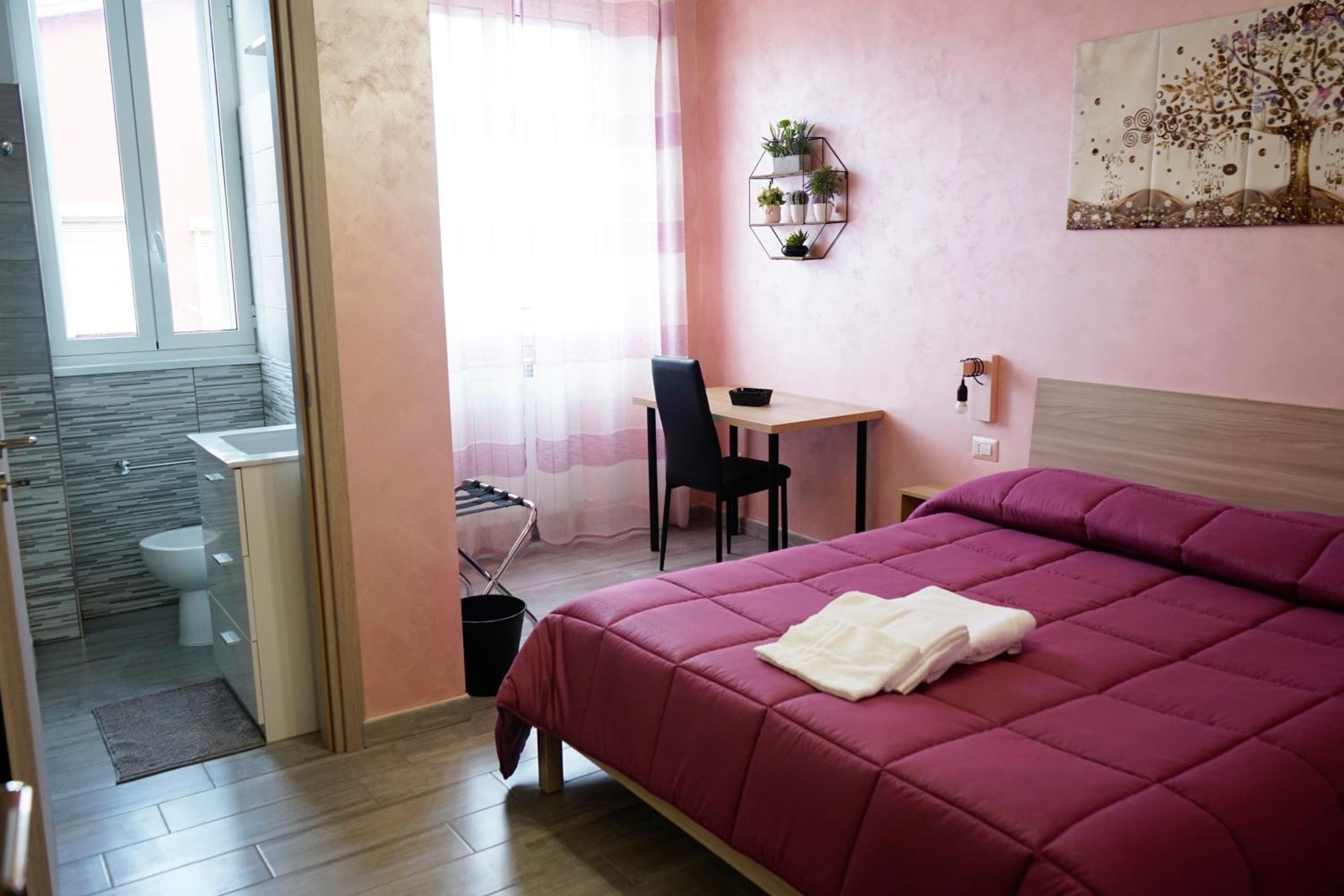 Double Room with Private Bathroom photo 1