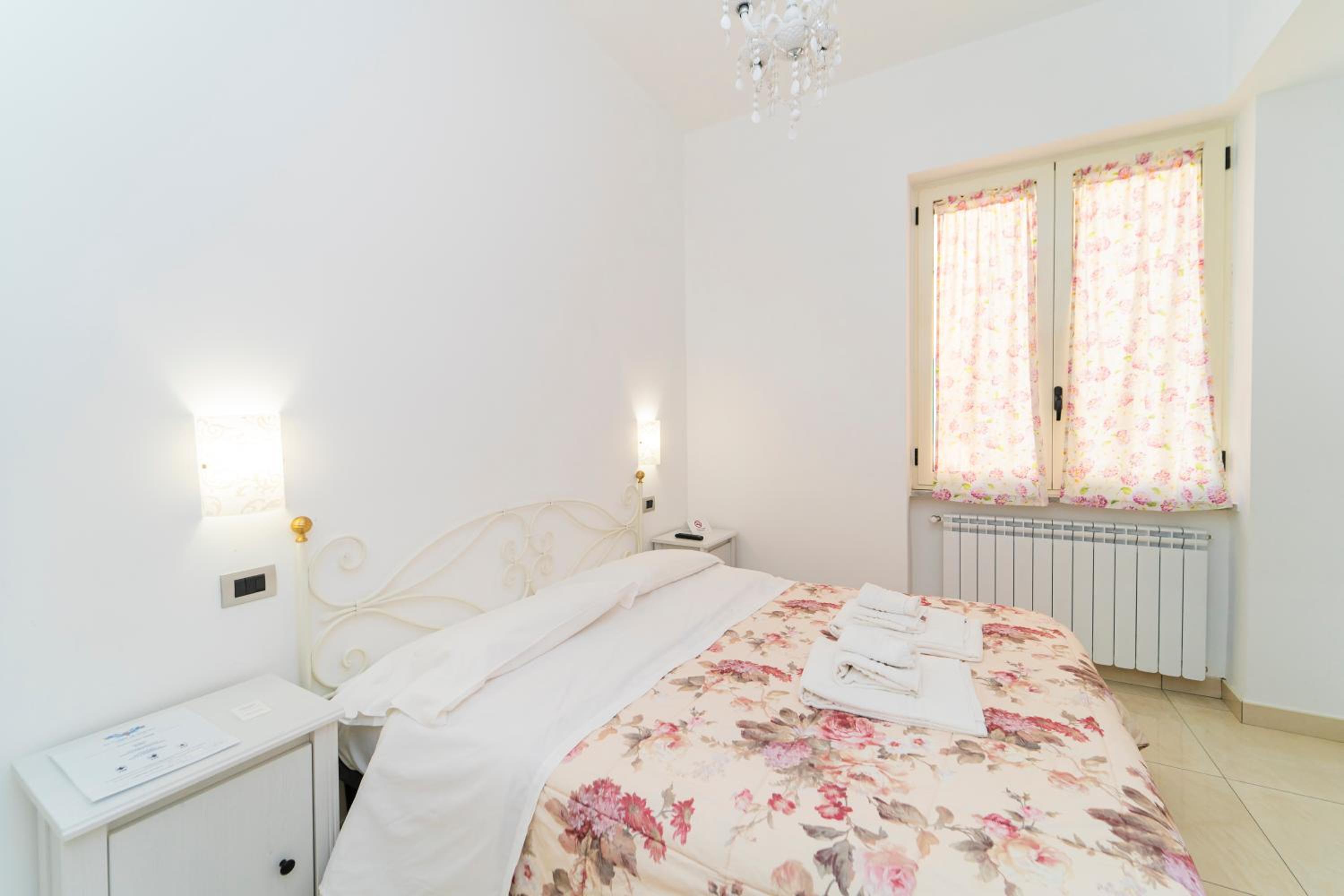 Economy Double Room photo 1