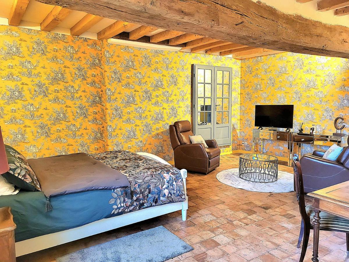 Large Double Room - Photo 3