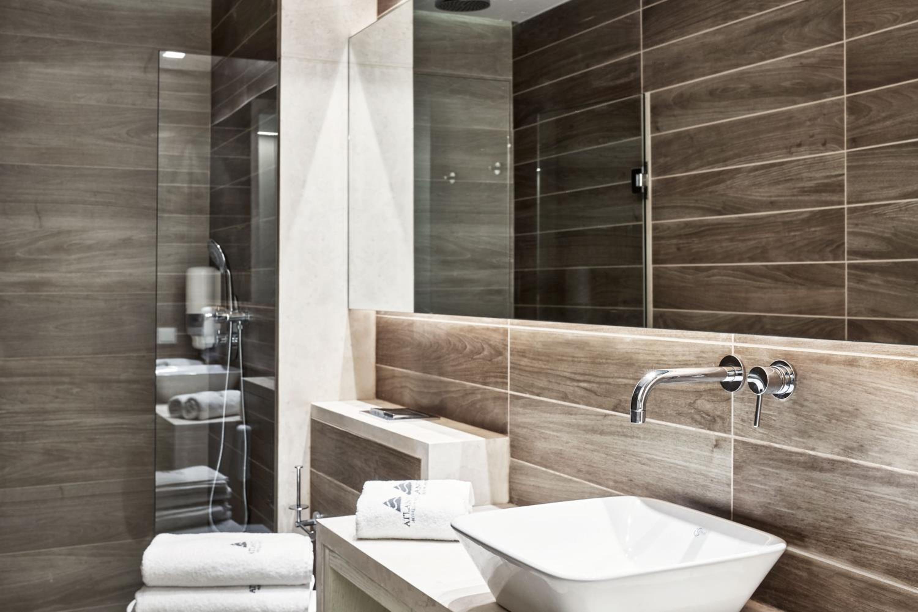 Junior Suite Inland View thumbnail 6