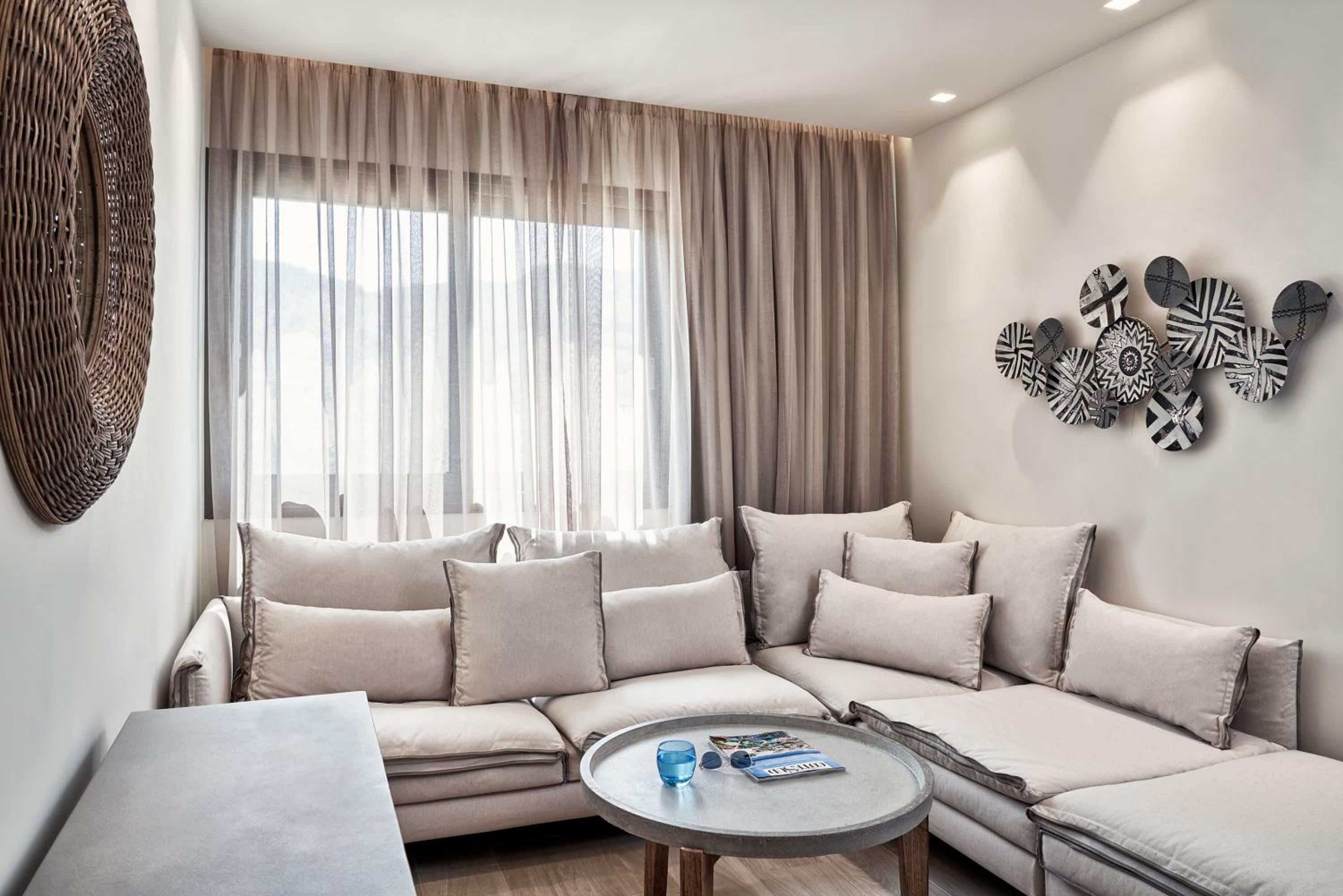 Junior Suite Inland View