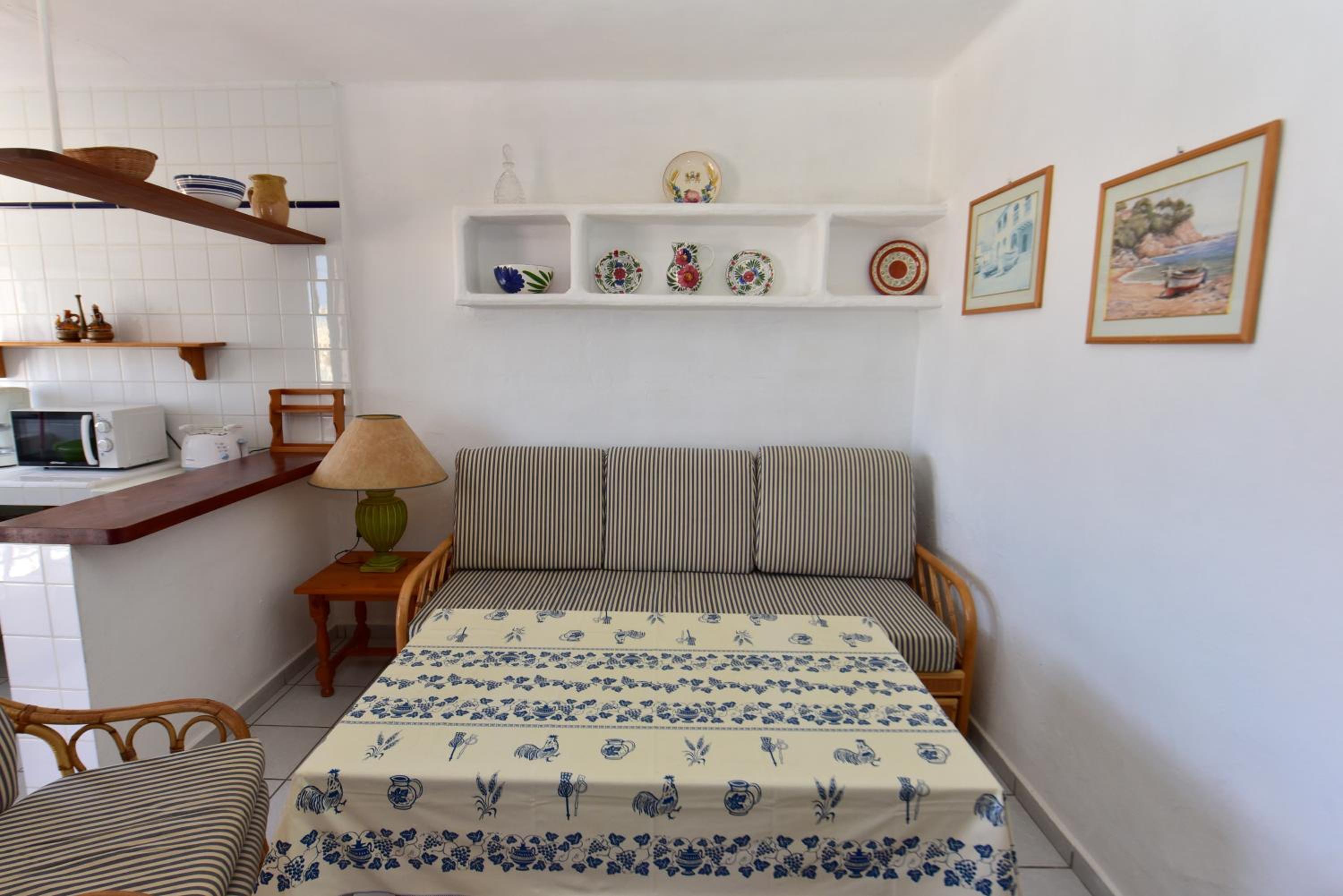One-Bedroom Apartment photo 3