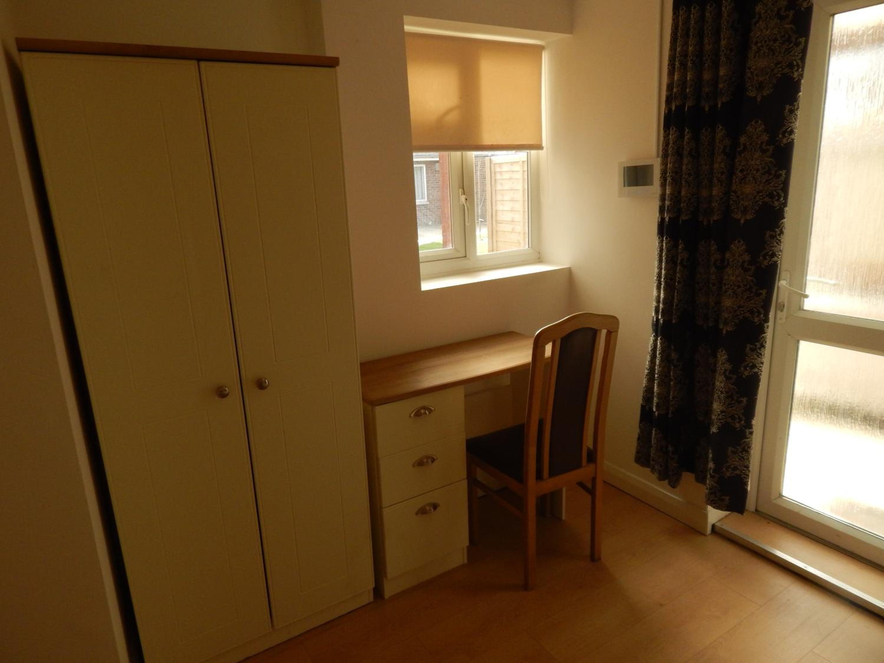 Deluxe Double Room with Shower photo 2