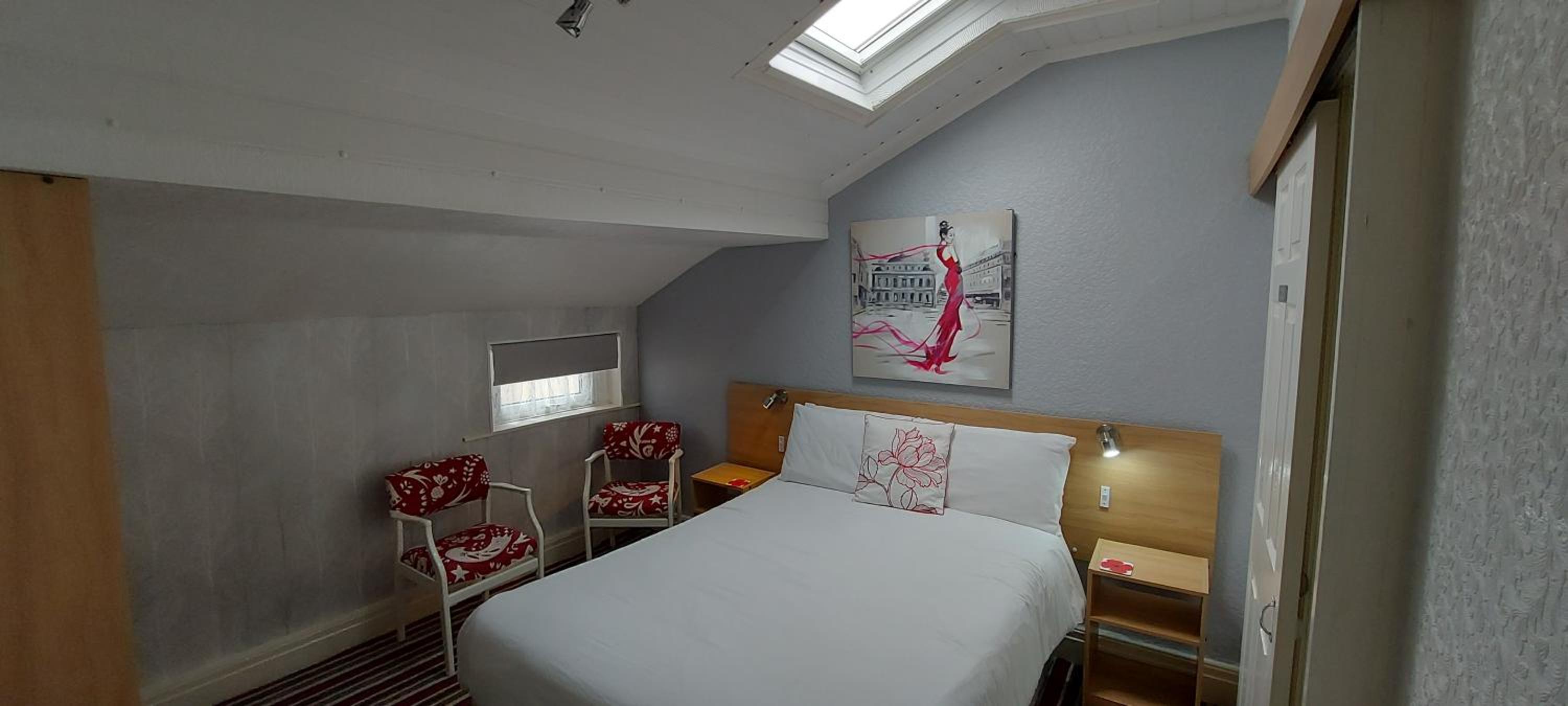 Standard Double Room - Photo 7