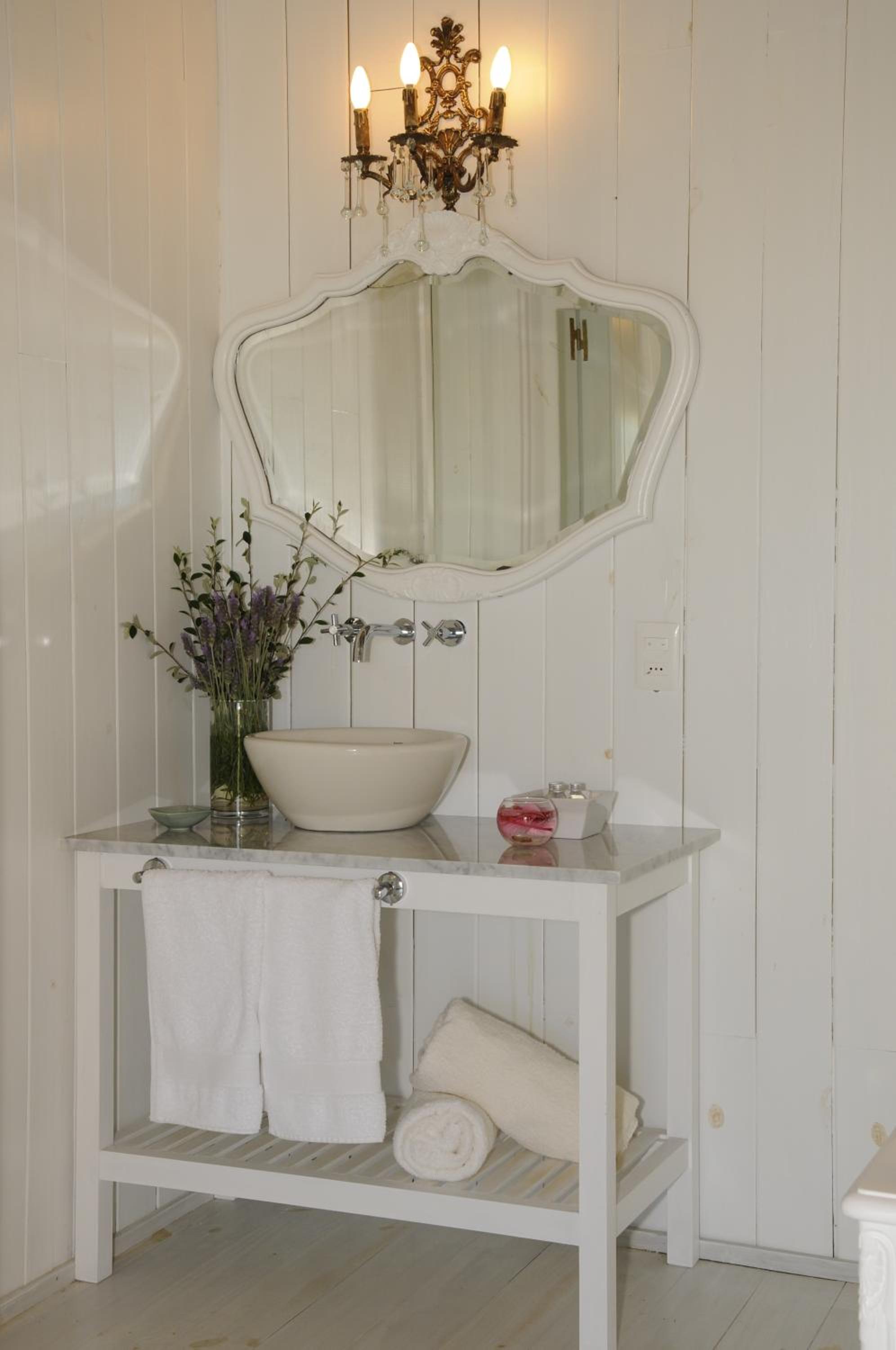 Bungalow (2 Adults) - Photo 2