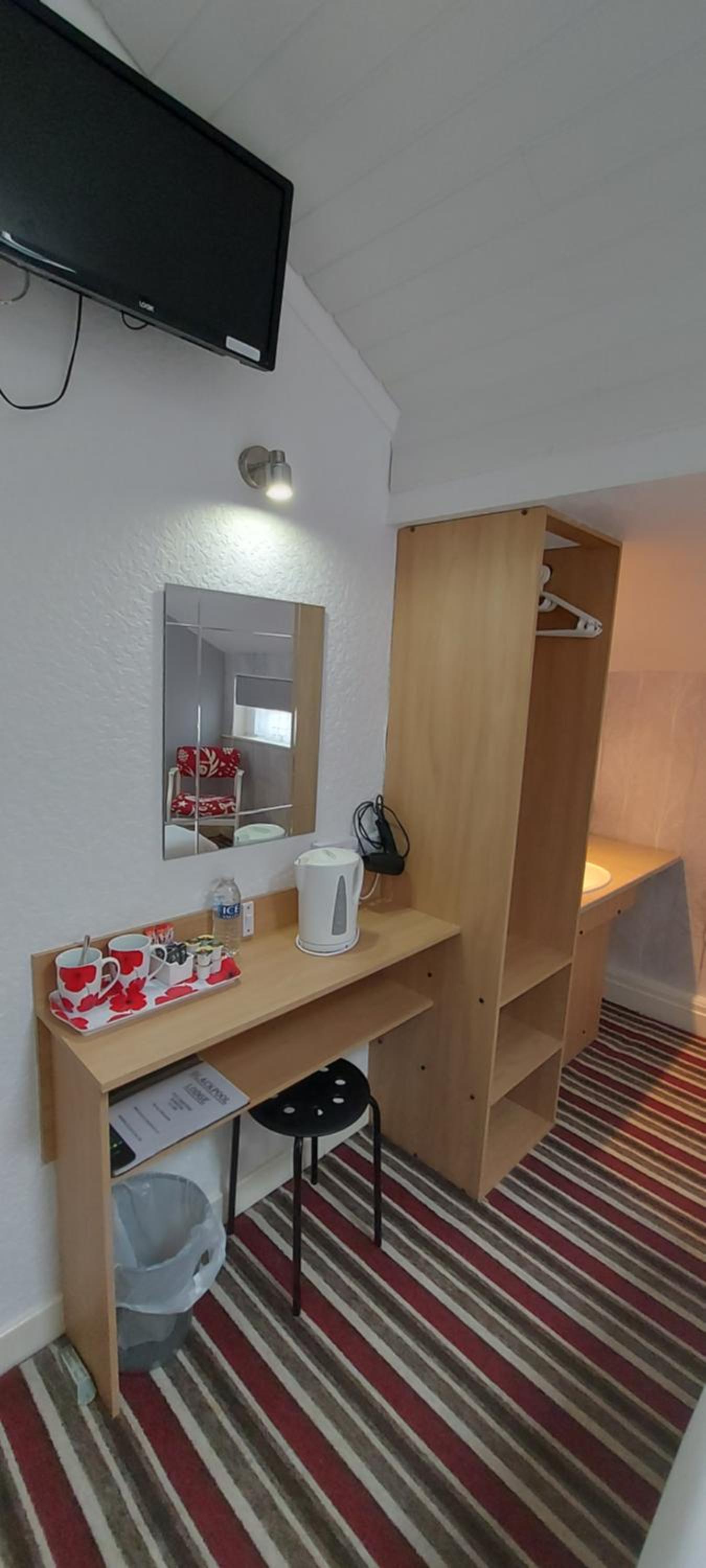 Standard Double Room - Photo 5