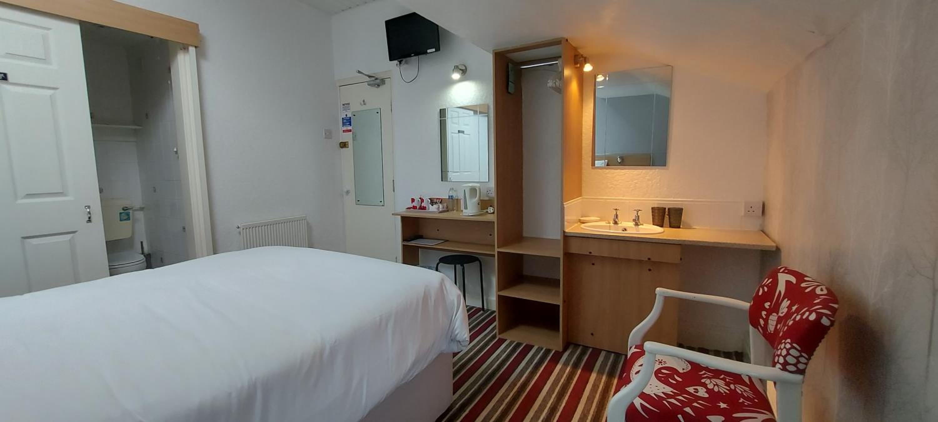 Standard Double Room - Photo 4