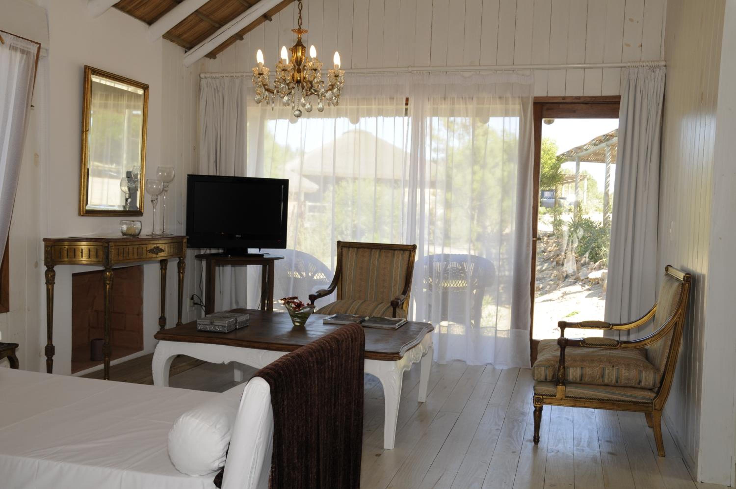 Two-Bedroom Bungalow - Photo 1