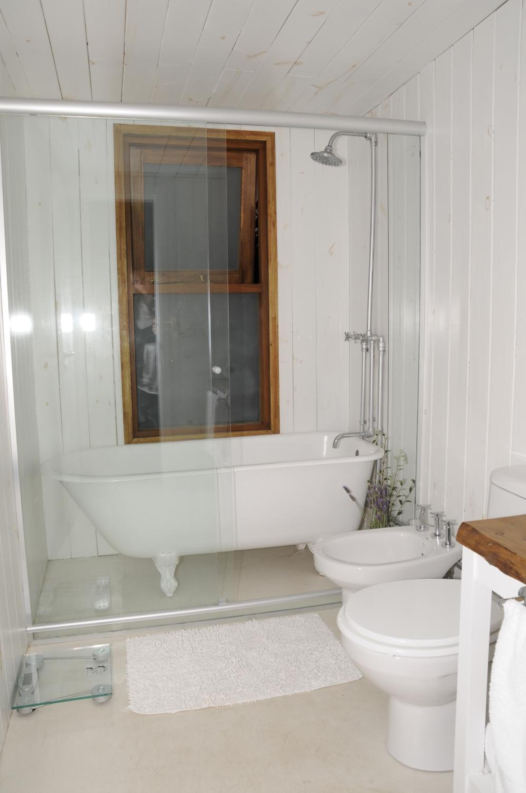 Two-Bedroom Bungalow - Photo 4