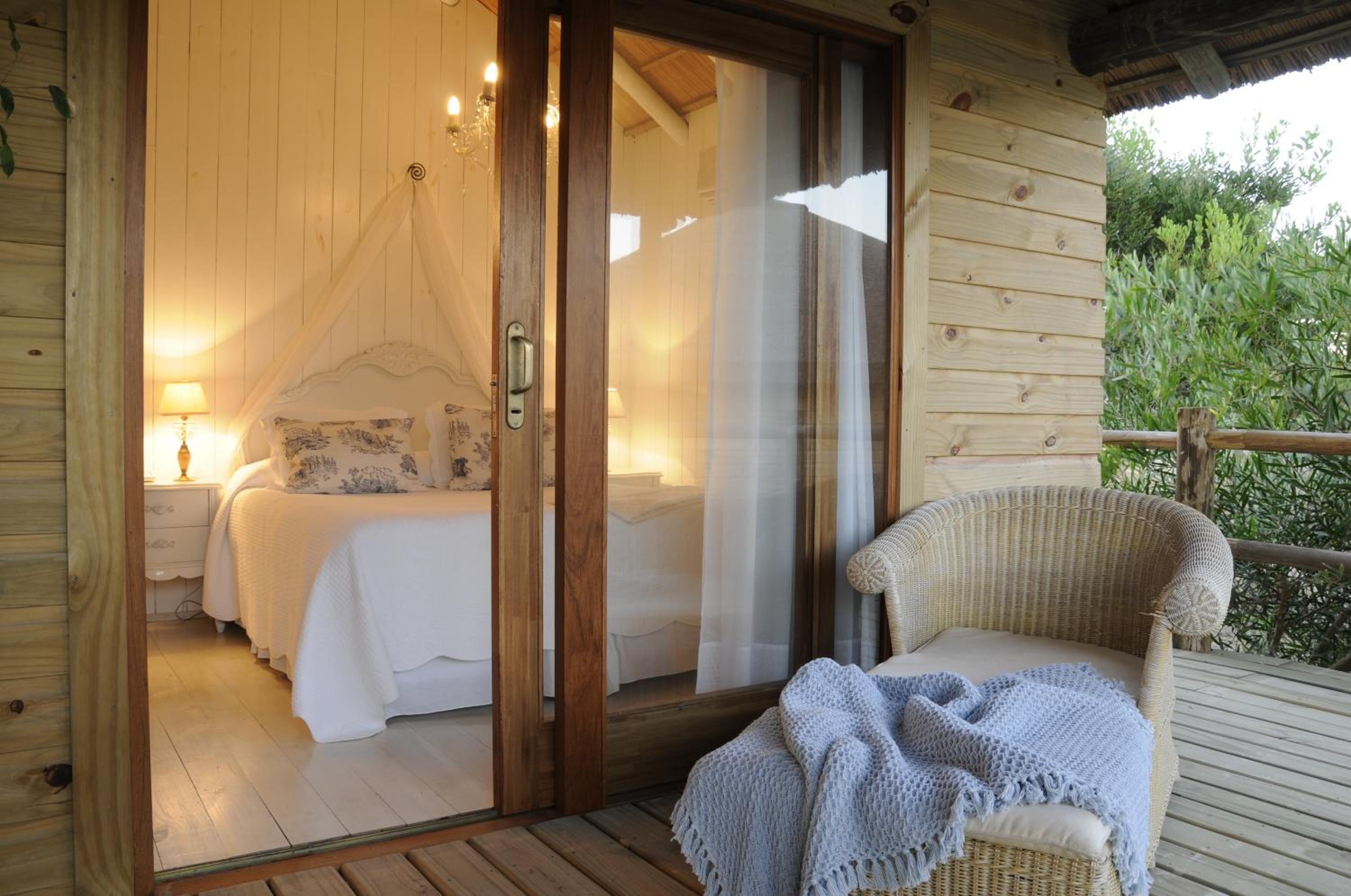 Bungalow (2 Adults) - Photo 1