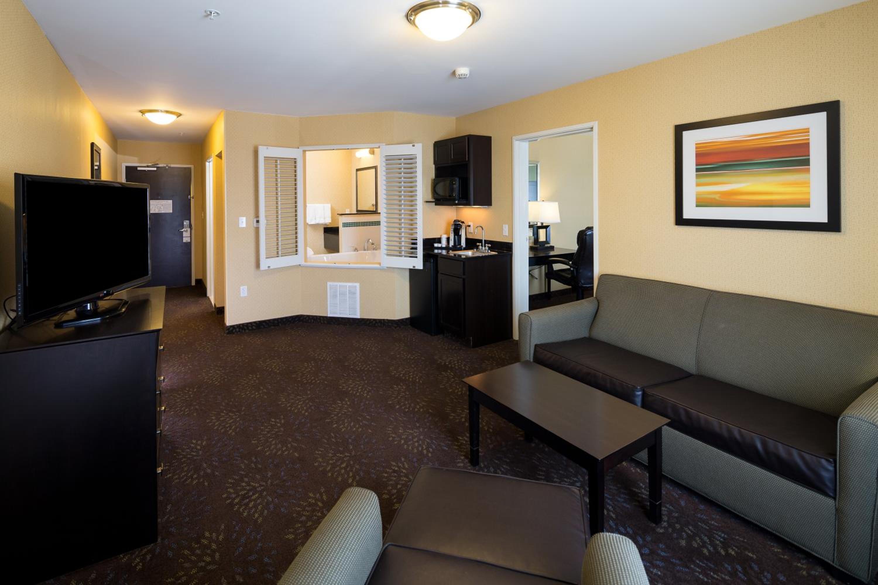 Two-Room King Suite with Whirlpool - Non-Smoking